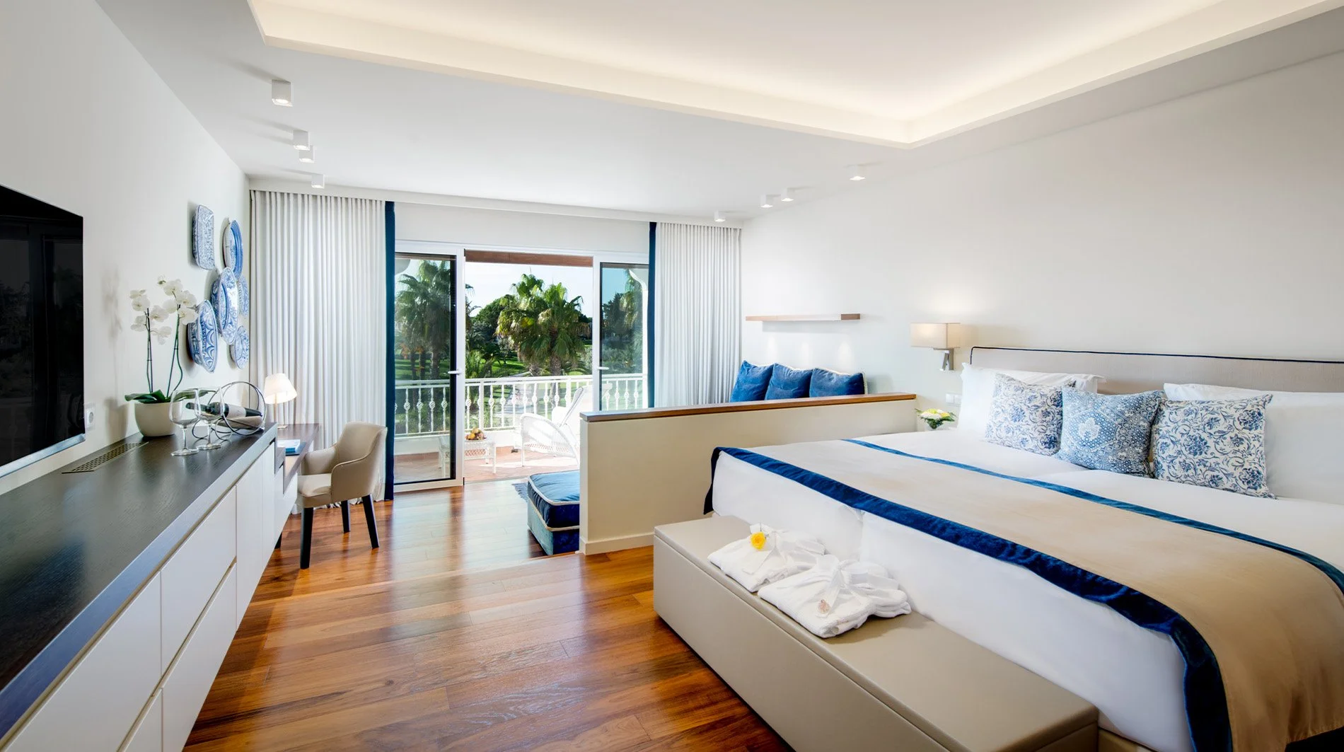 vila-vita-parc-deluxe-room.jpg