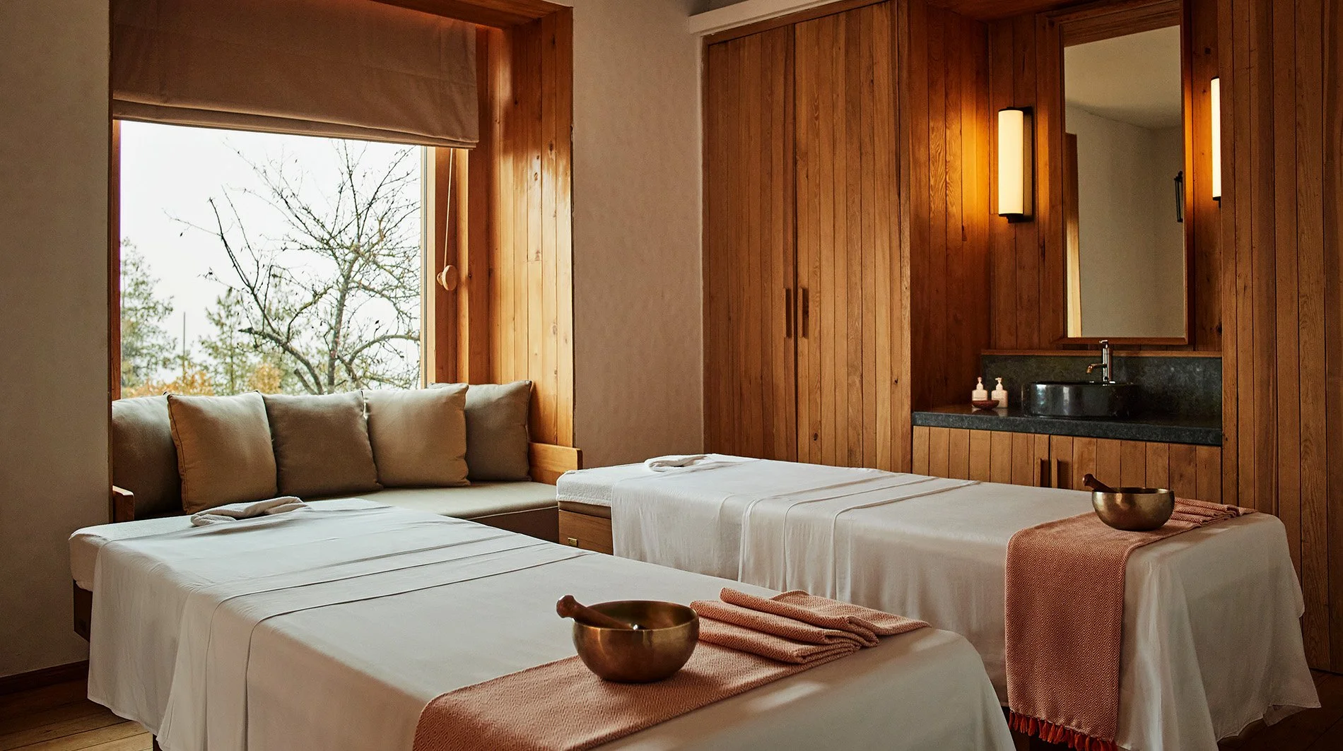 six-senses-bhutan-thimphu-couple-treatment-room-spa.jpg