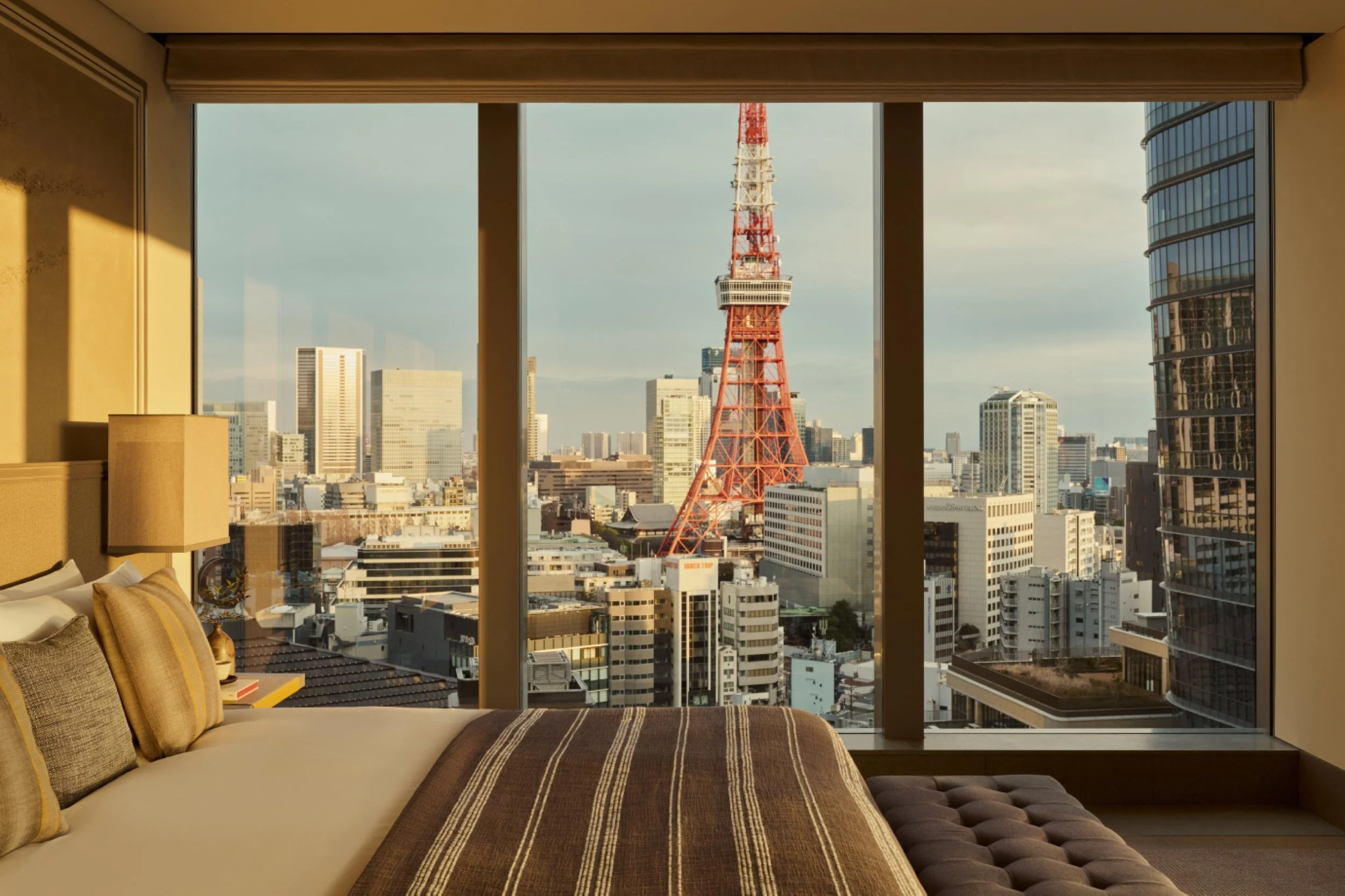 04-Janu-Tokyo-Janu-Suite-Bedroom-and-Tokyo-Tower-View.jpg