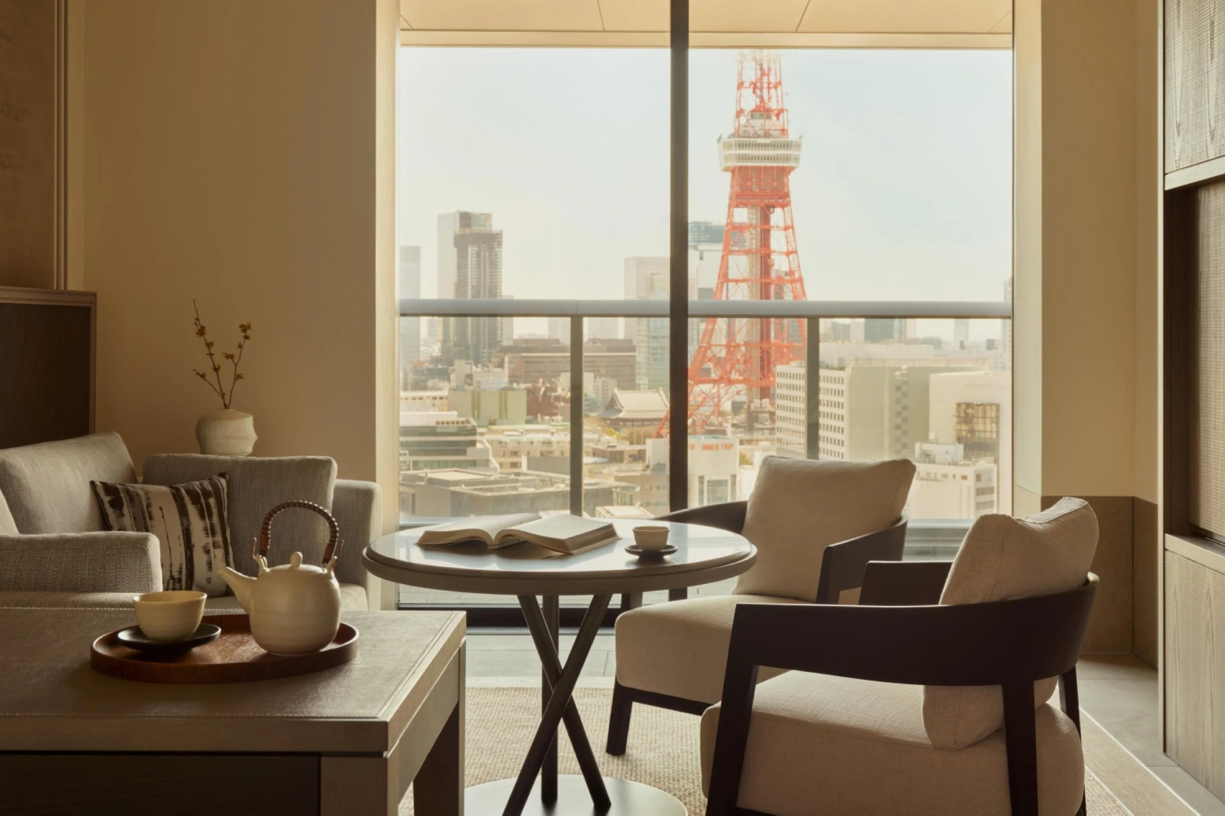 04-Janu-Tokyo-Tower-View-Suite-Bedroom.jpg