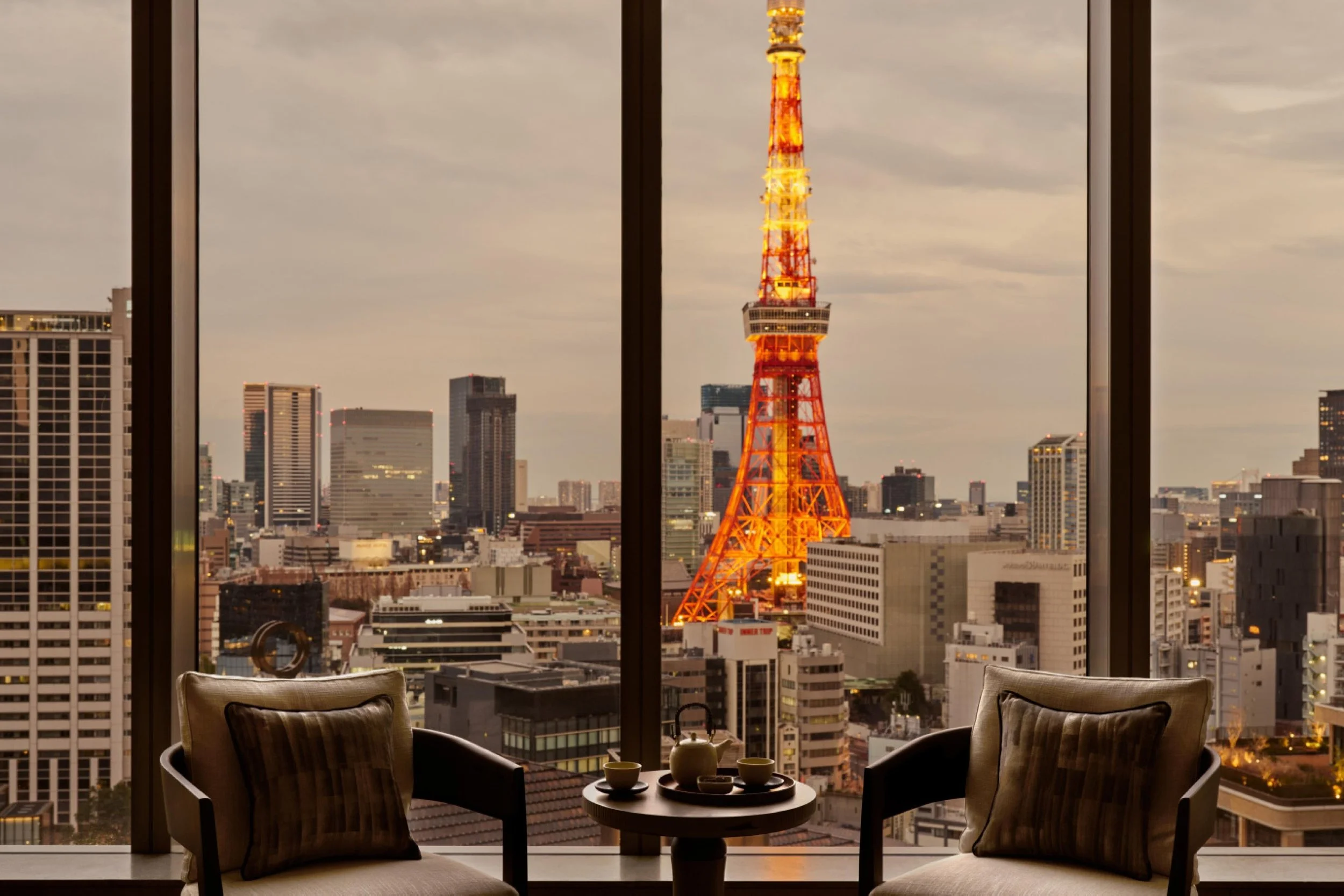 12-Janu-Tokyo-Janu-Suite-Tokyo-Tower-at-Dusk.jpg