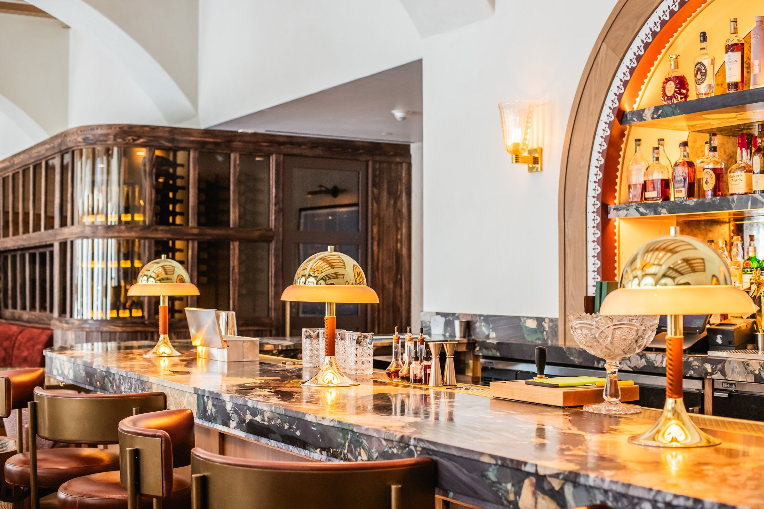 02-Four-Seasons-Vail-Tavernetta-Bar-and-Dining-Design.jpg