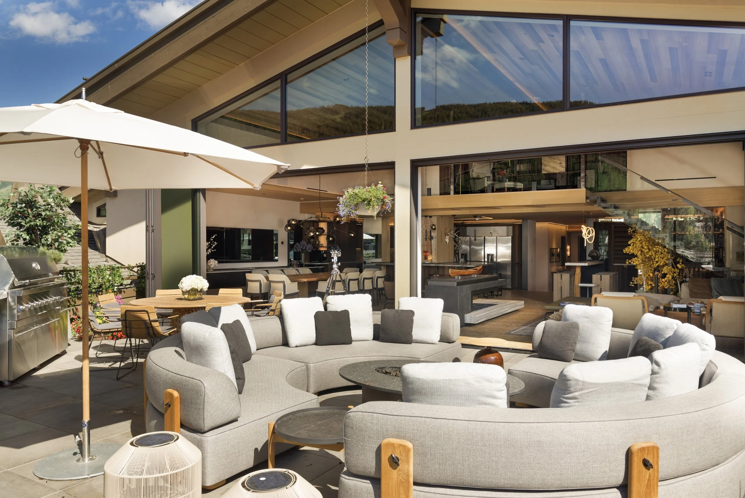 04-Four-Seasons-Vail-Windows-Residence-Outdoor-Living-and-Terrace.jpg