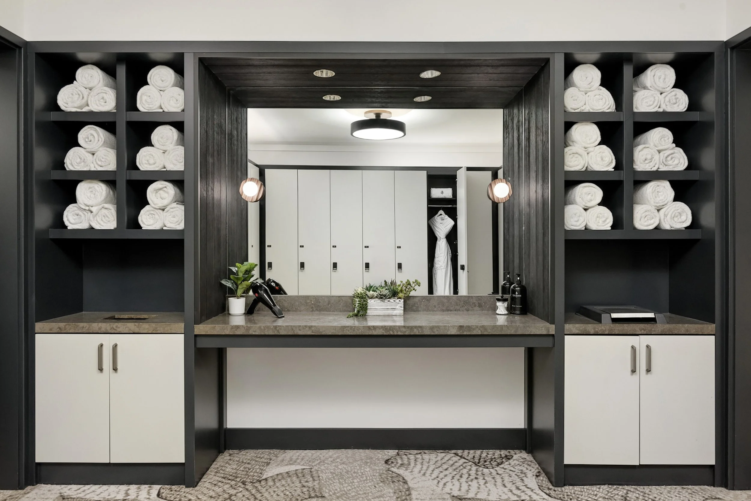 06-Four-Seasons-Vail-Spa-Locker-Room-and-Amenities.jpg