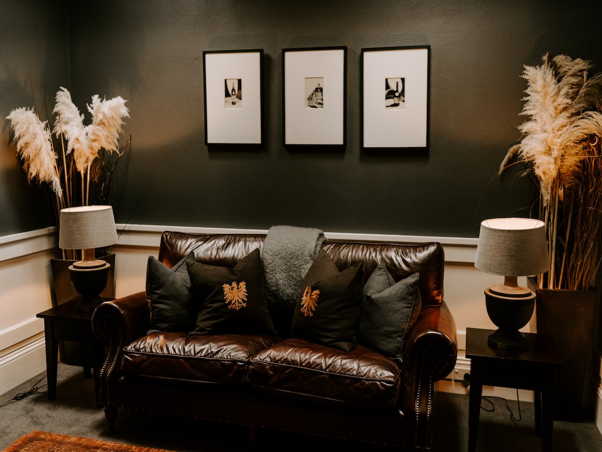 the-penthouse-suite-at-eichardts-private-hotel-gallery-18.jpg