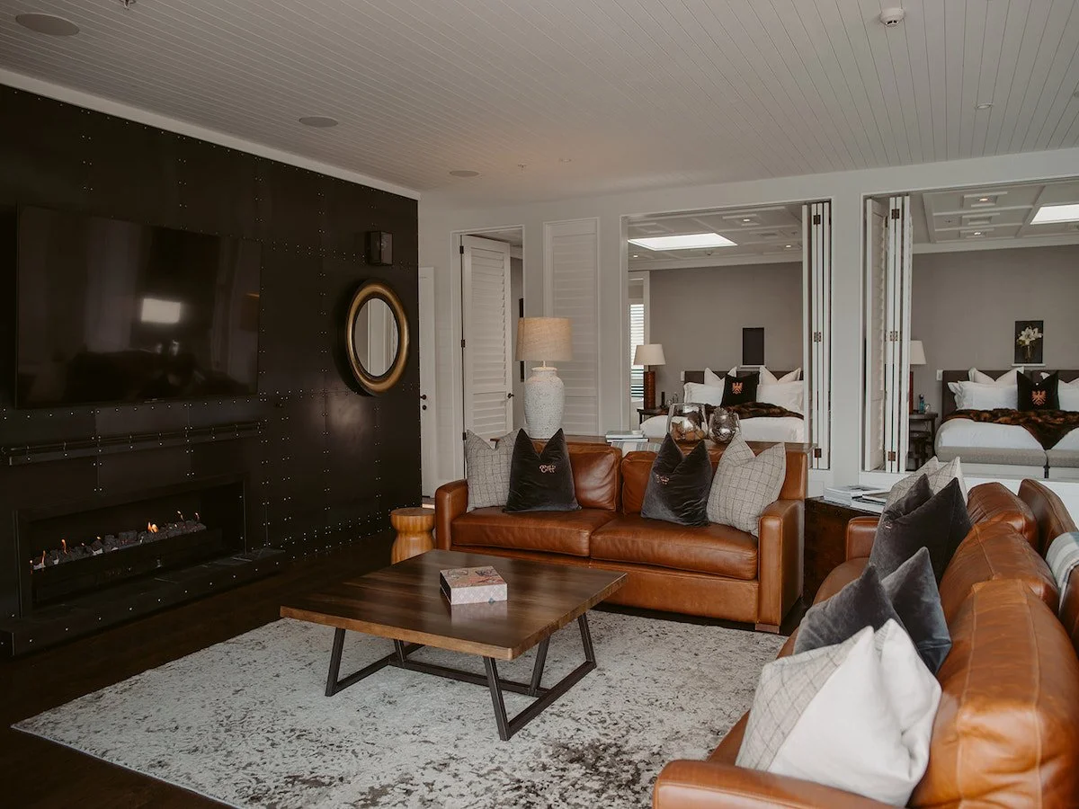 the-penthouse-suite-at-eichardts-private-hotel-gallery-09.jpg