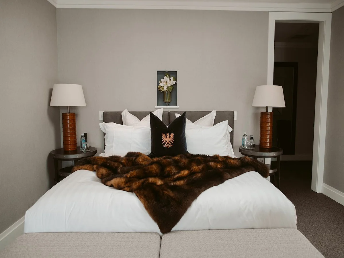 the-penthouse-suite-at-eichardts-private-hotel-gallery-02.jpg