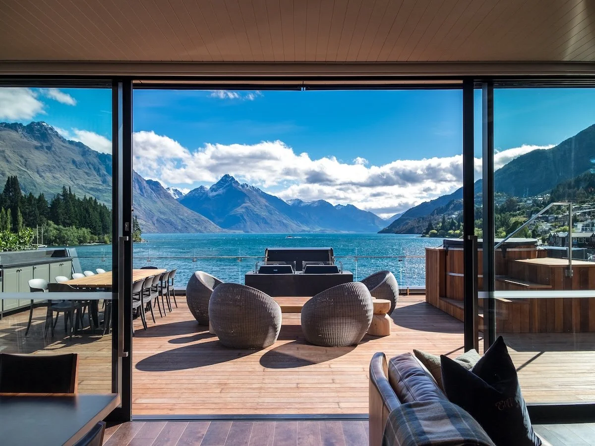 the-penthouse-suite-at-eichardts-private-hotel-banner.jpg