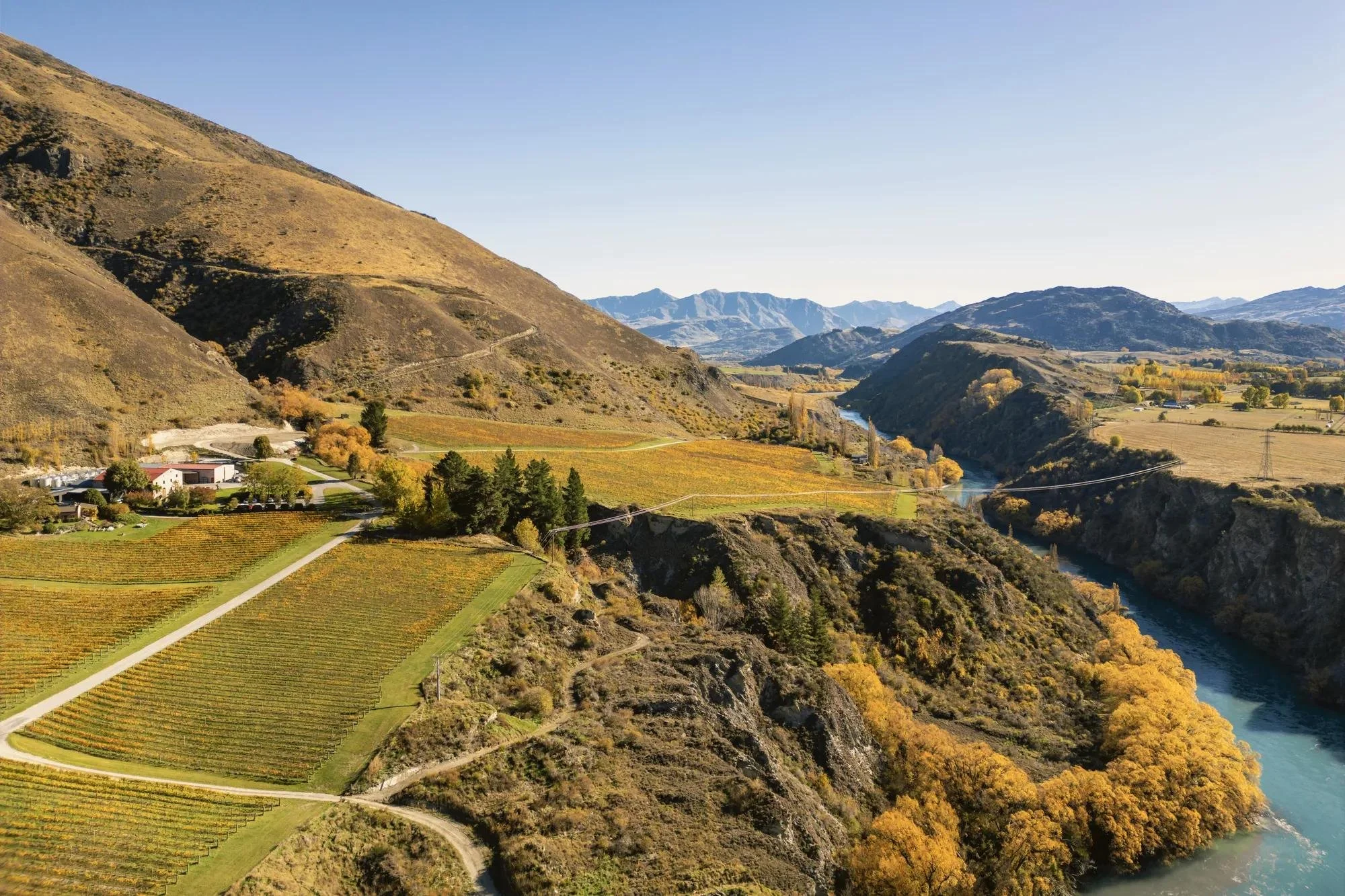 RWNMK_3-0_Brand-com_Assets_Destination_Gibbston-Valley_Scenic.jpg