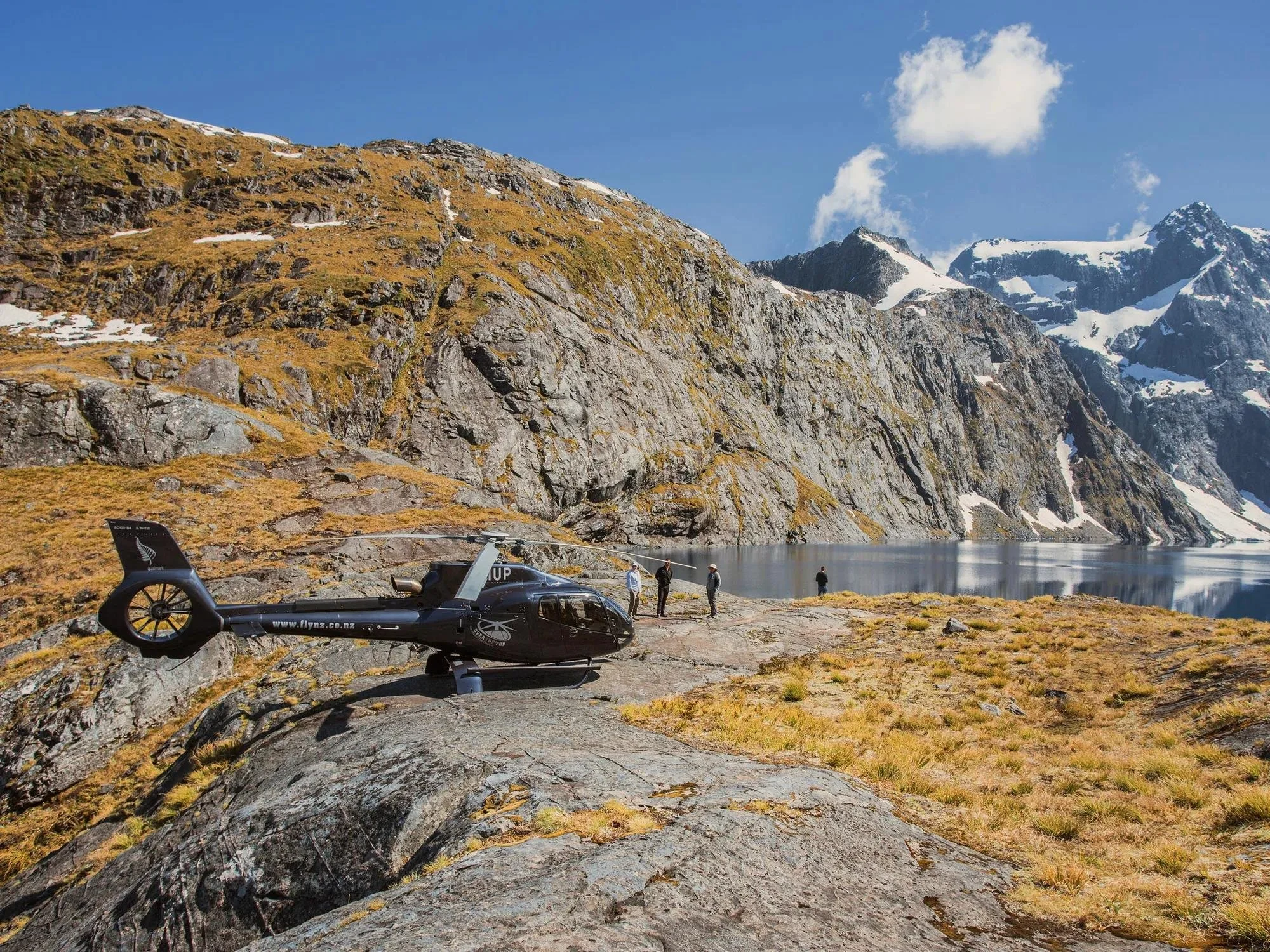 RWNMK_3-0_Brand-com_Assets_Experiences_Glacier-Explorer.jpg