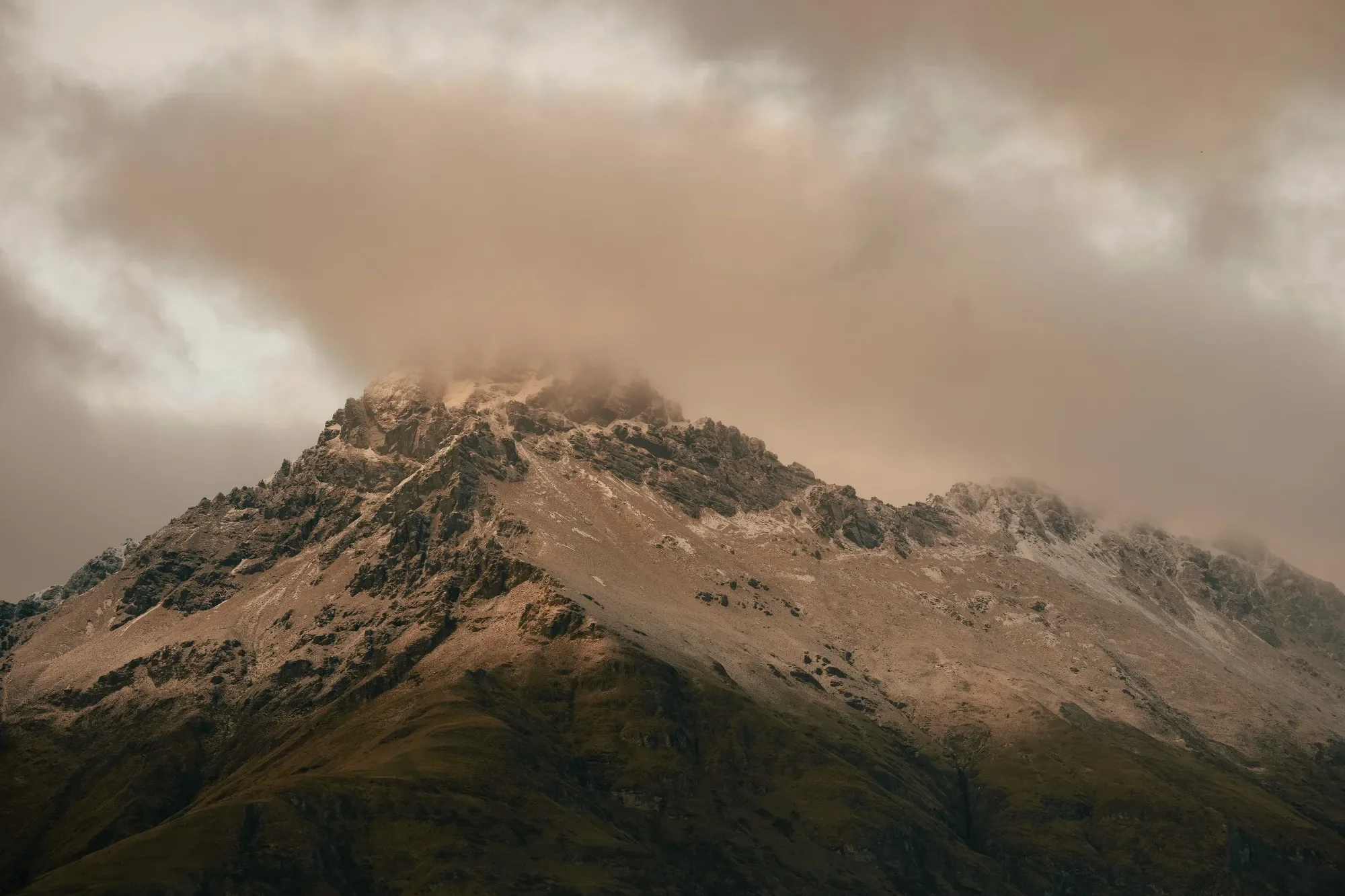 RWNMK_3-0_Brand-com_Assets_Destination_Queenstown-surrounds-5.webp