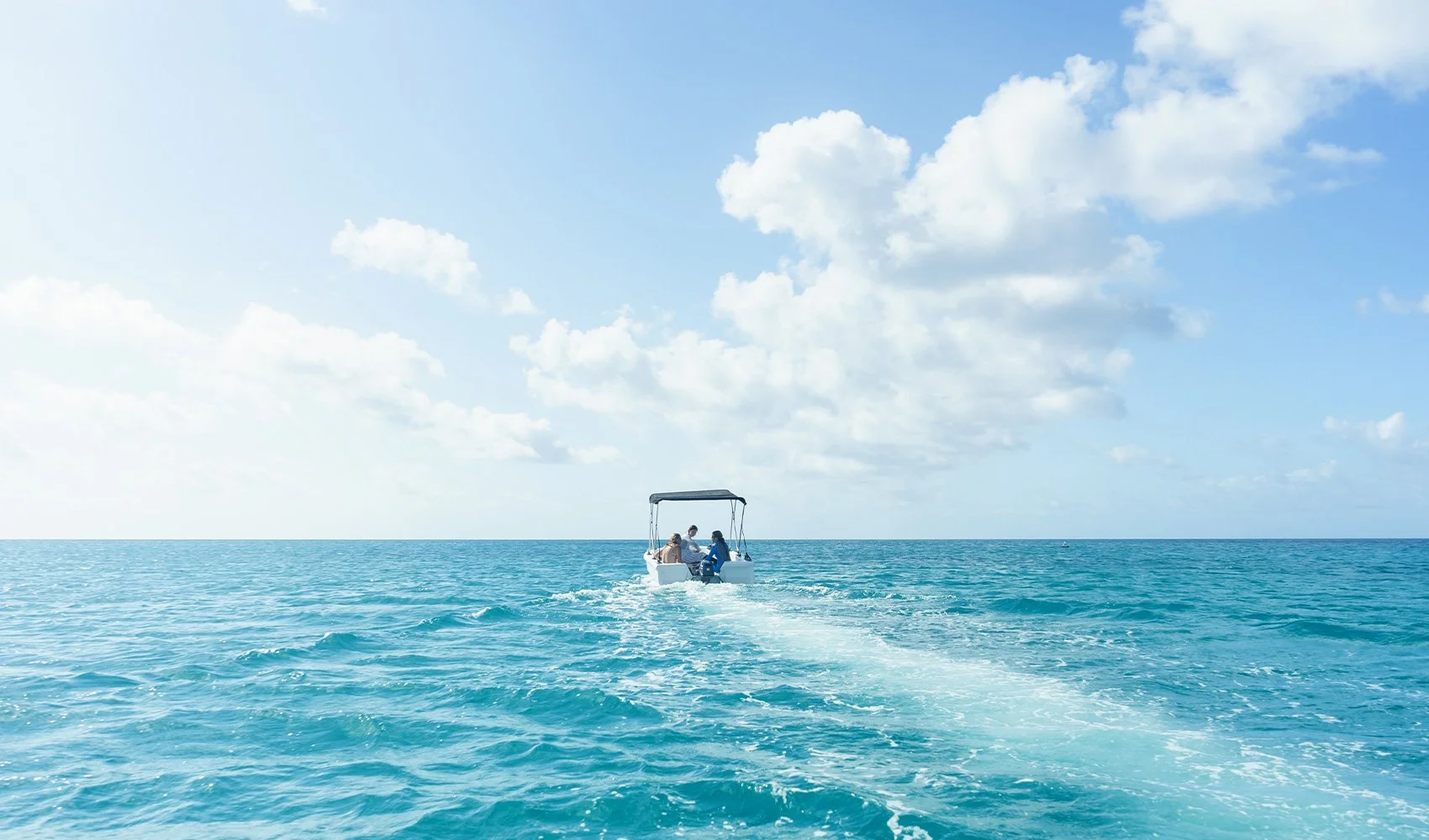 lizard-island-experiences-motorised-dinghies.jpg