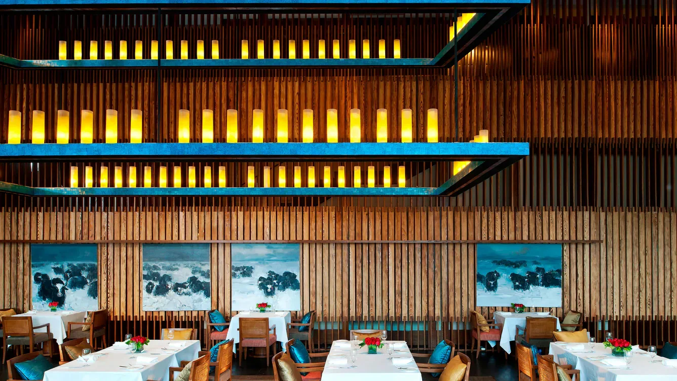 lxaxr-social-restaurant-7937-hor-wide.jpg.webp