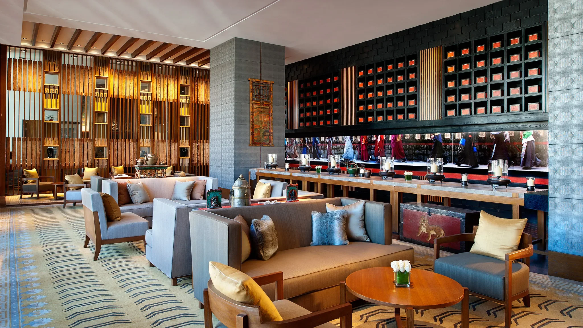 Bar-StRegisLhasa-Tibet-CRHotel.jpg.webp