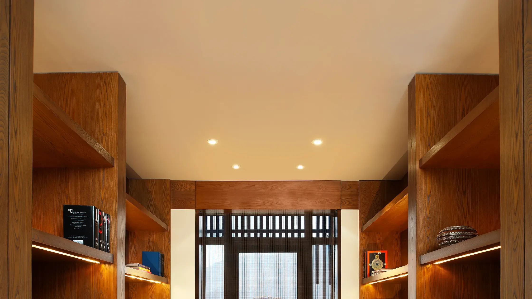 Library-StRegisLhasa-Tibet-CRHotel.jpg.webp