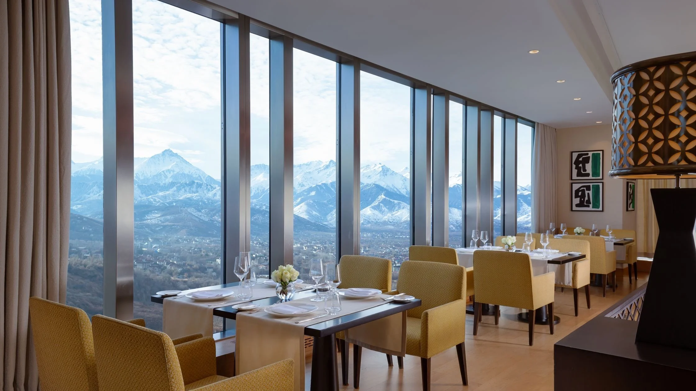 RC_ALARZ_Vista_Restaurant.jpg