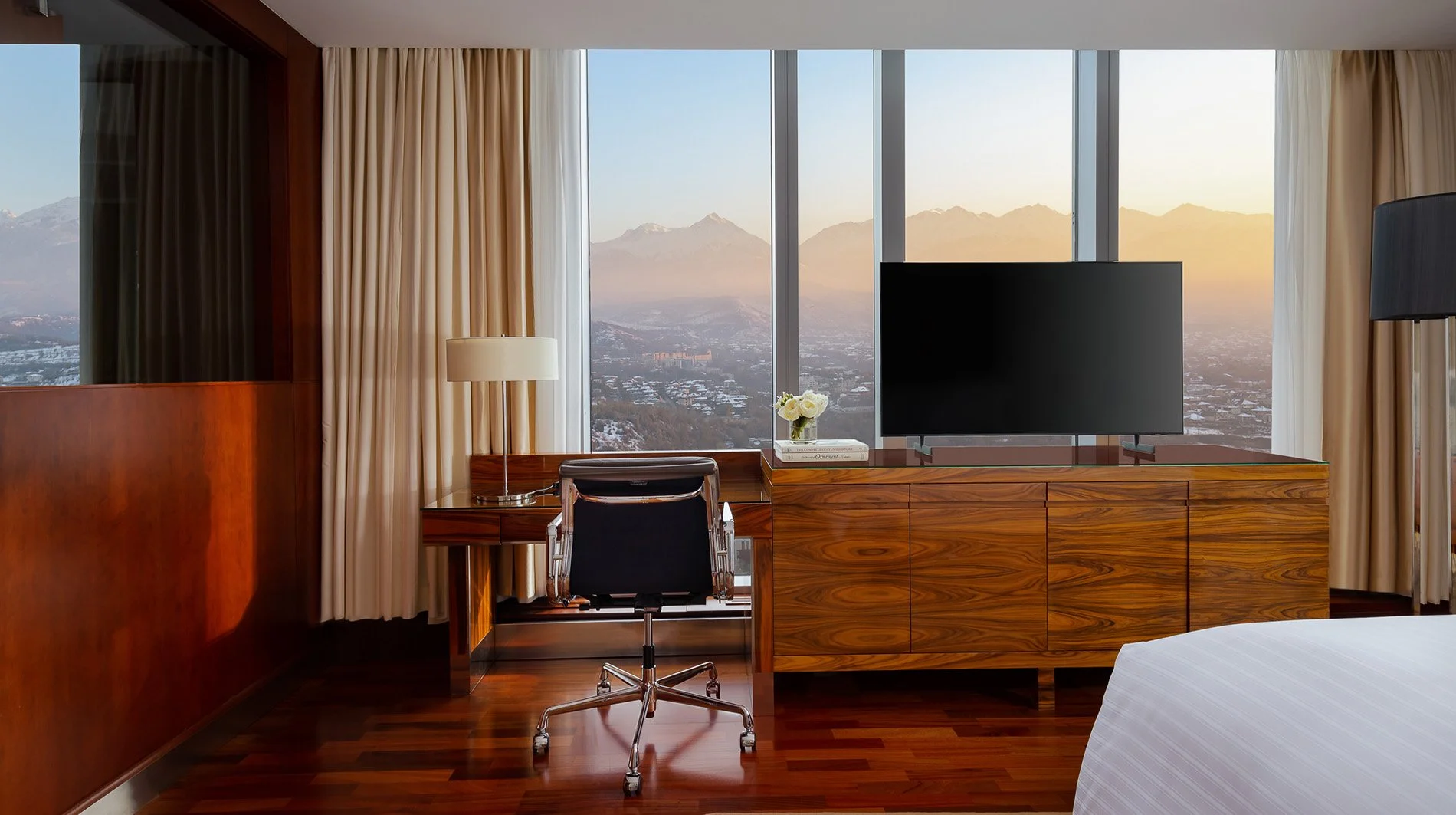the-ritz-carlton-almaty-grand-deluxe-room-king.jpg