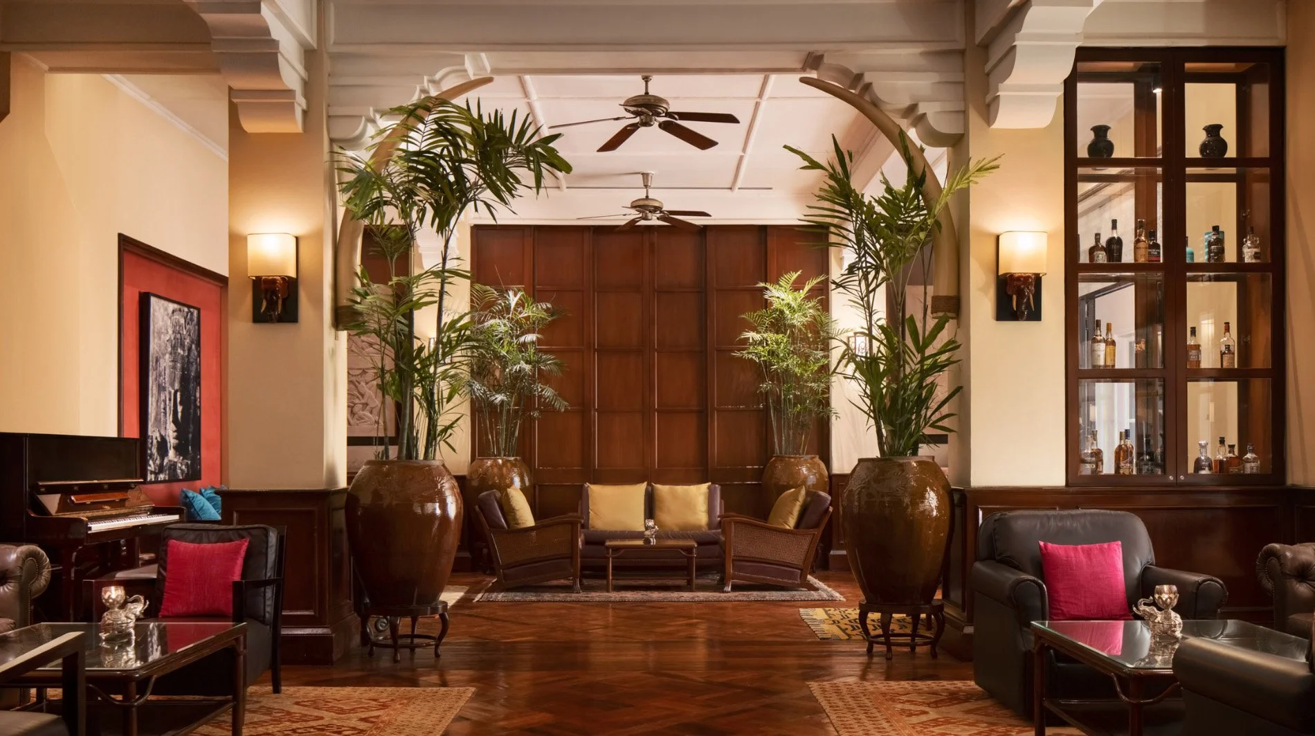 raffles-grand-hotel-dangkor-elephant-bar2024.jpg