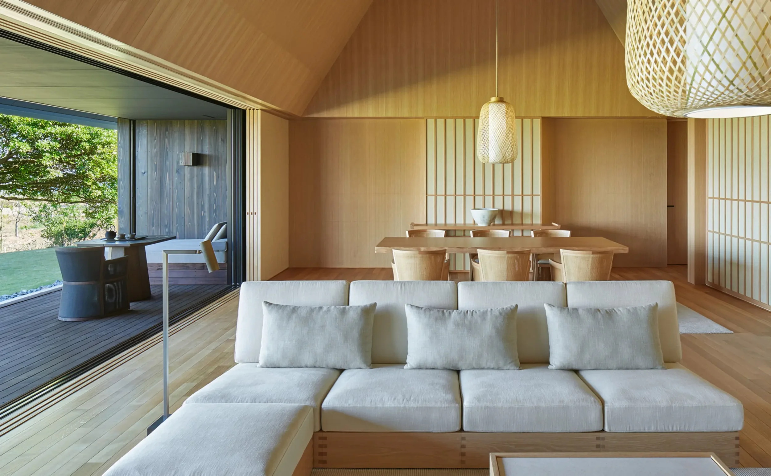 210125_AmanWebsite2021_LandscapeImageFrame_WholePixels_Amanemu_19.webp
