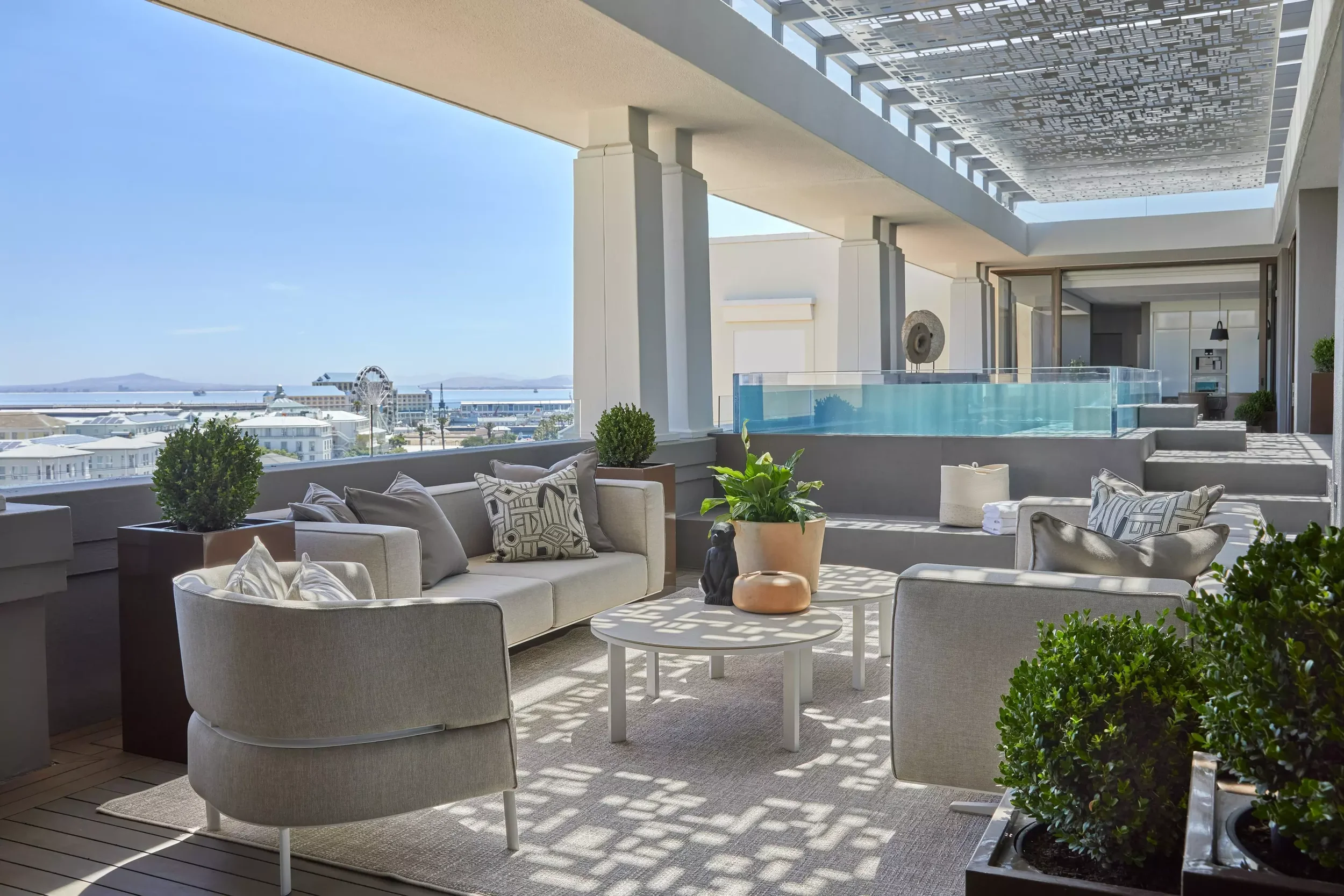OO_CapeTown_LionsHeadPenthouse_Terrace_048.webp