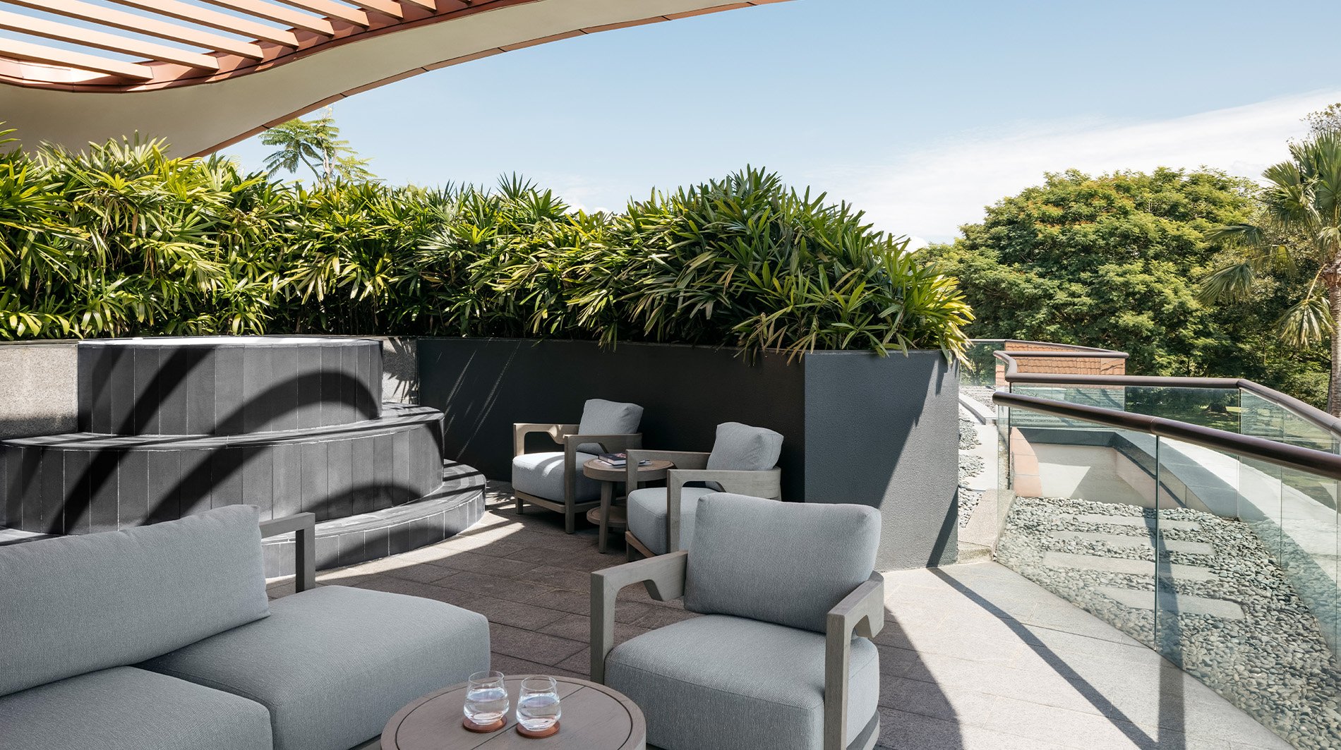 capella-singapore-constellation-garden-room-jacuzzi.jpg