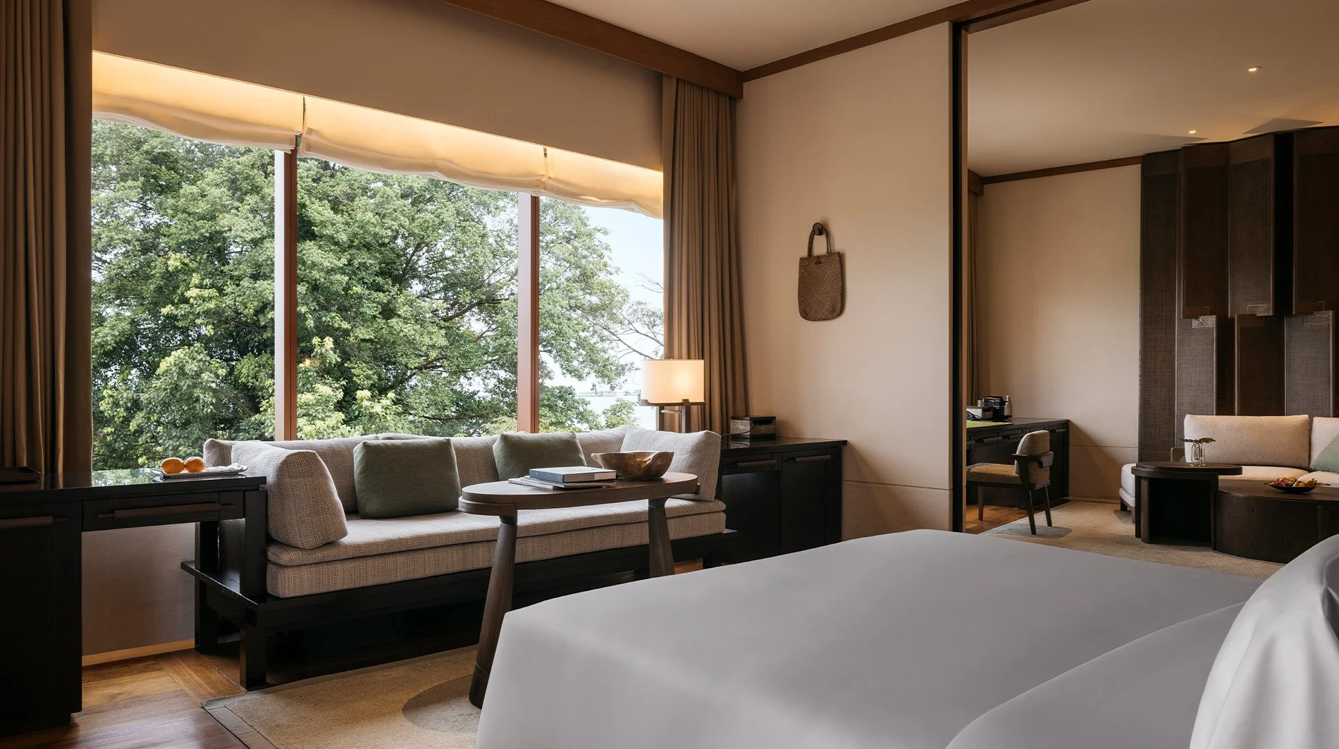 capella-singapore-suite-bedroom2.jpg