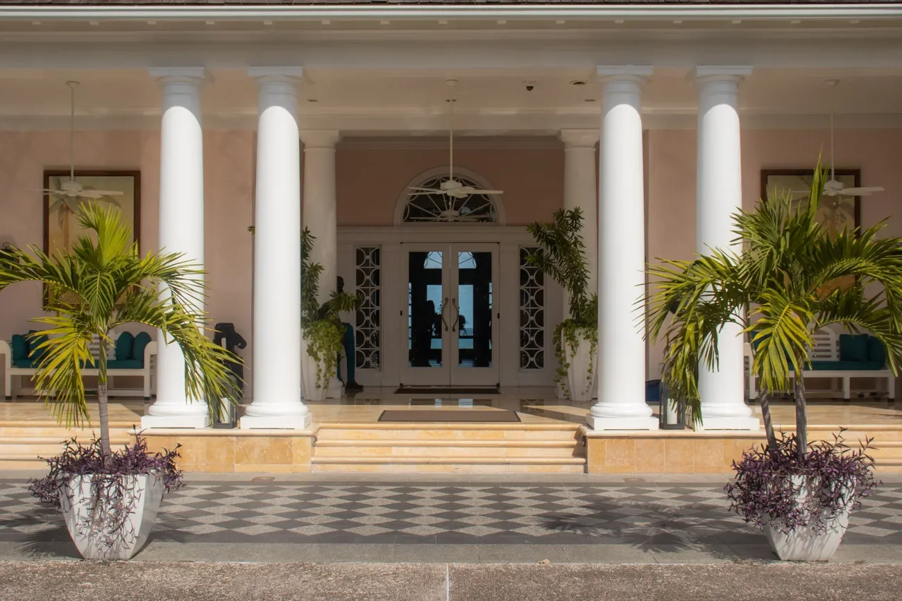 ocean-club-bahamas-lobby.jpg.webp