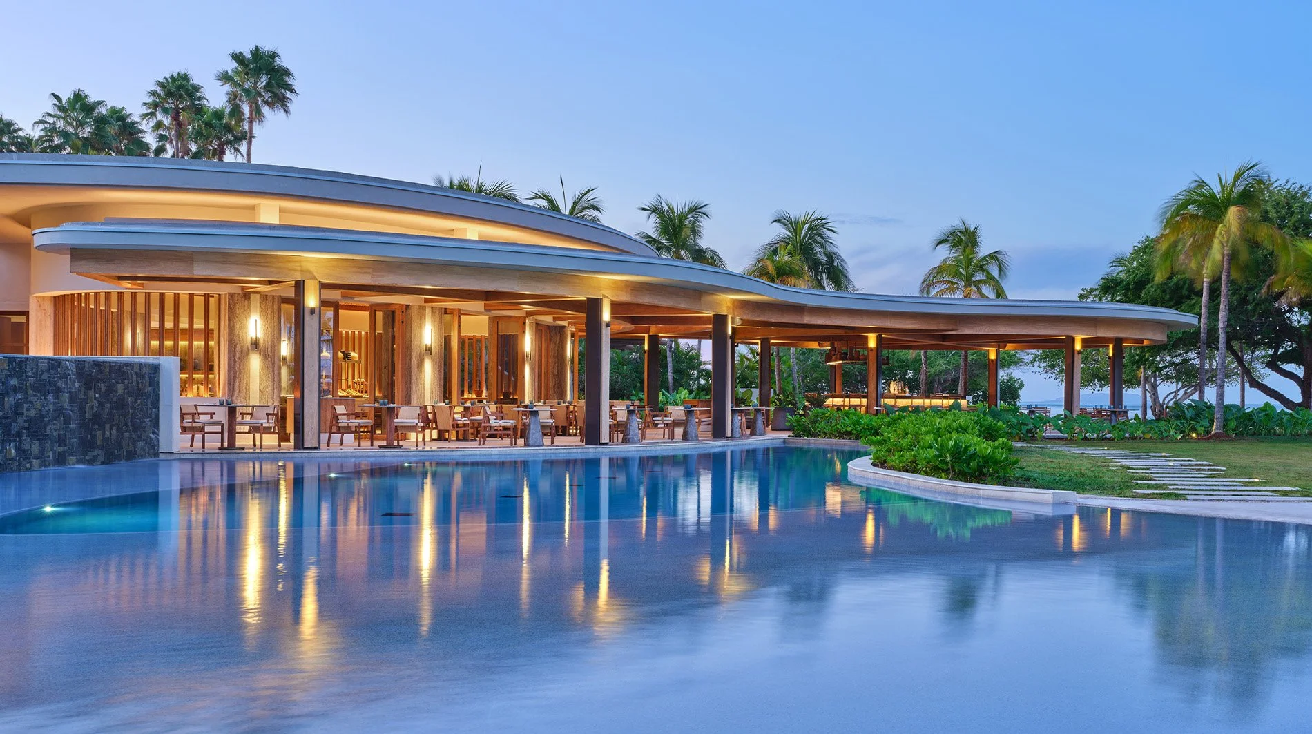 the-st-regis-punta-mita-resort-las-marietas.jpg
