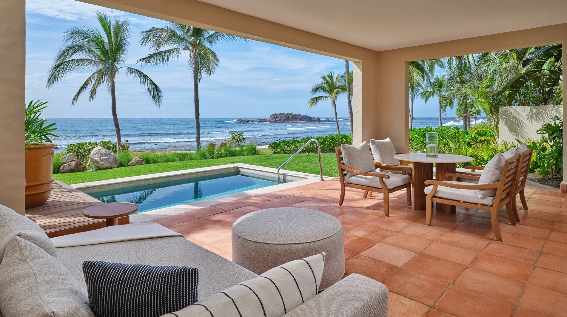 the-st-regis-punta-mita-resort-suite-pool.jpg