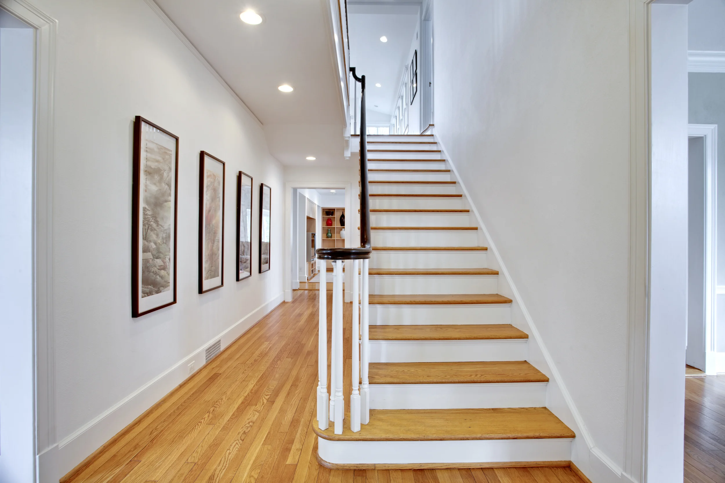 AH8_StairHall.jpg