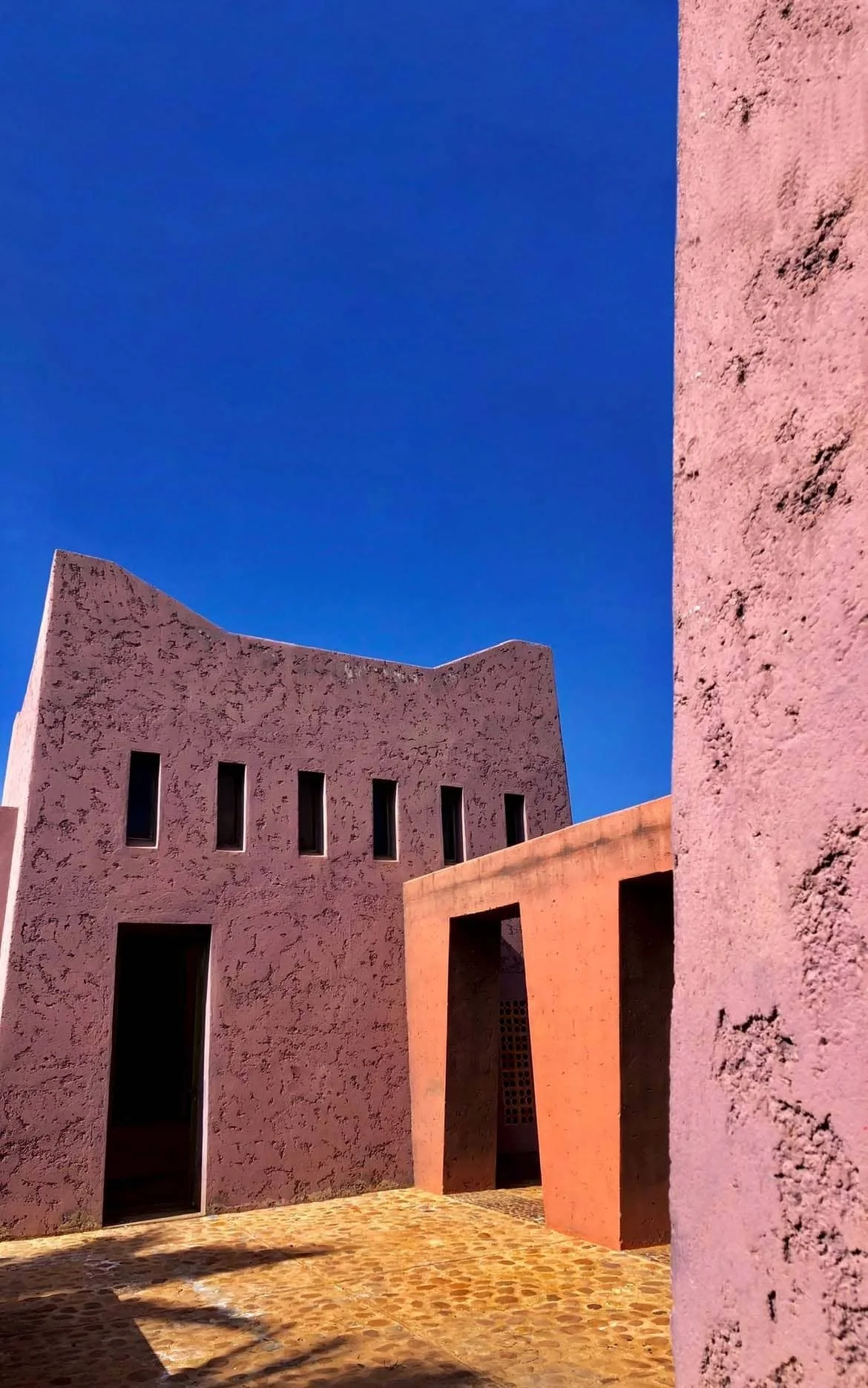 architecture montresso.jpg