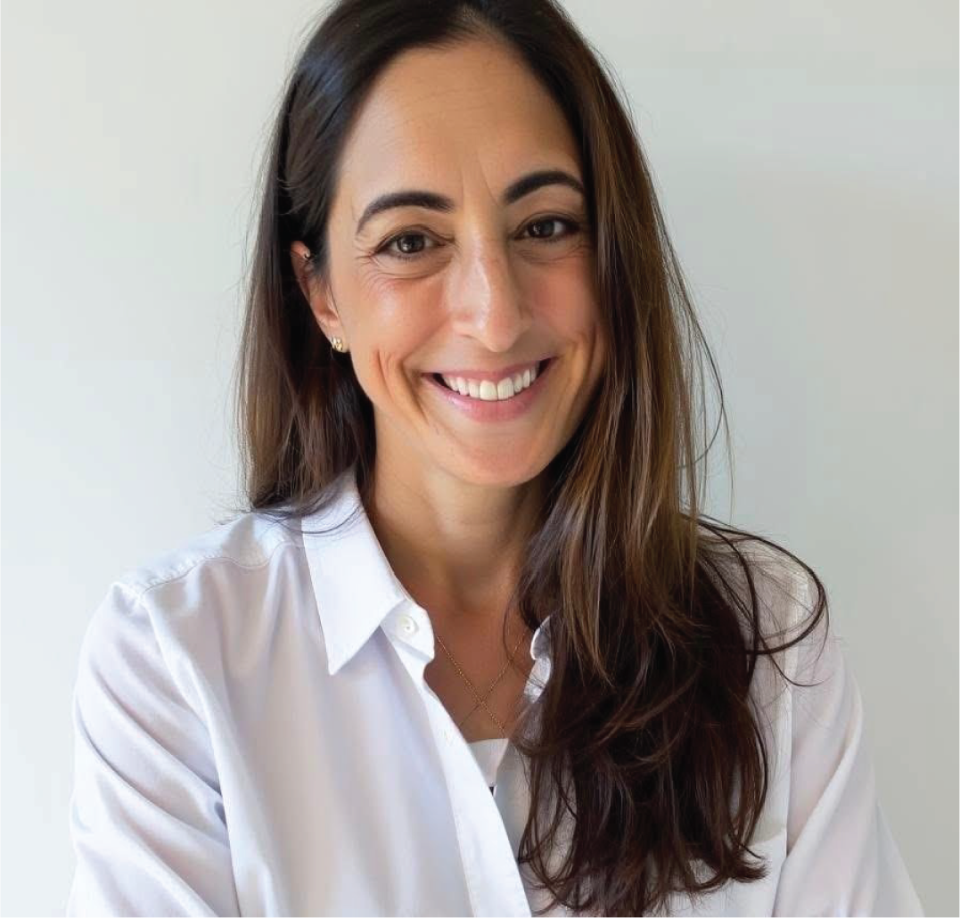 Headshot of Overstood founder, Amy Heir.