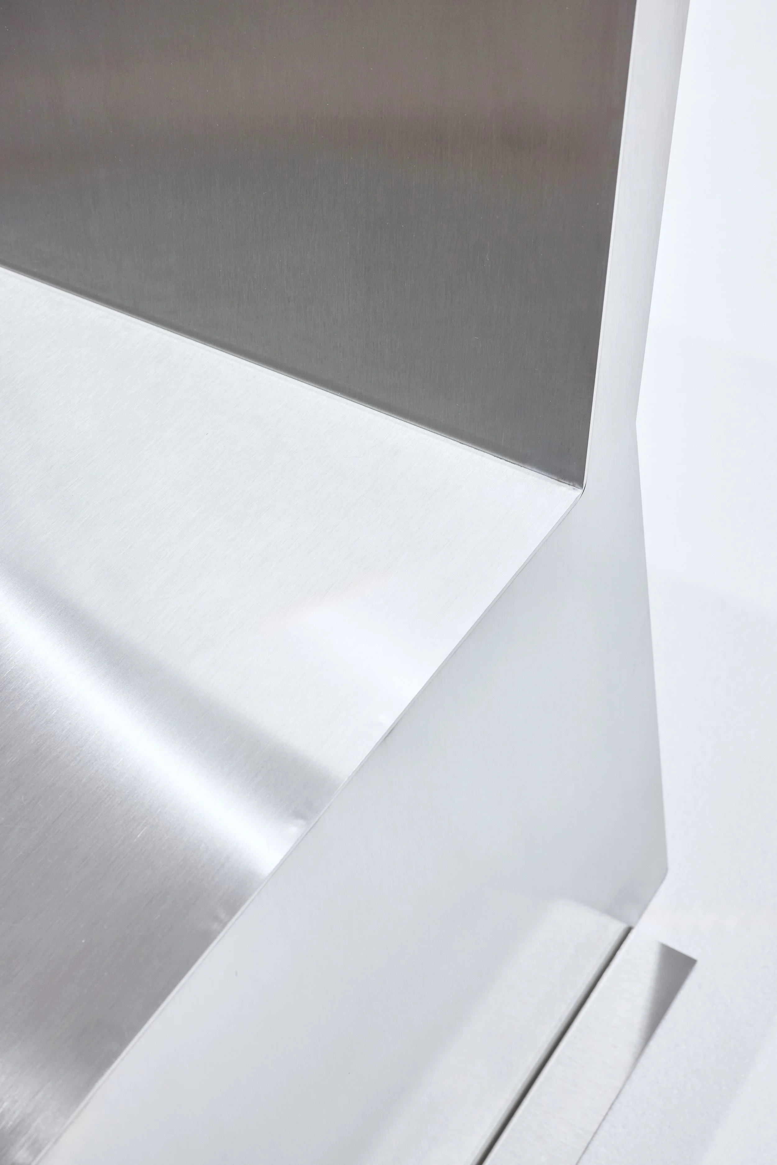 HFDA_Budapest Select Exhibition_HENIBARA_KARTON chair_03 retus.jpg