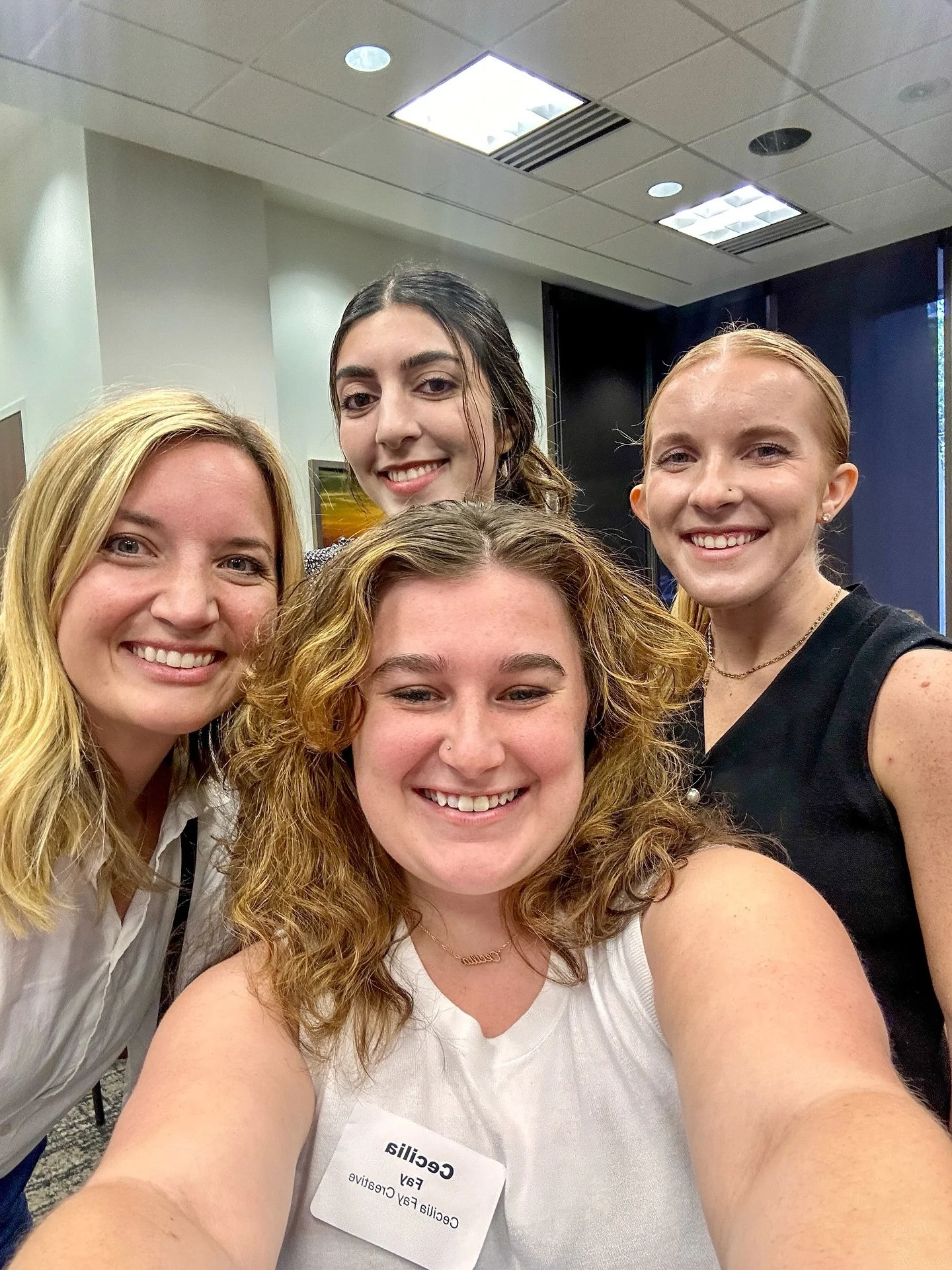 We love a collaboration moment! 👏

This morning, I worked with the @editmediaconsulting team to deliver ideal content for client and EOS implementer Sophia Cole. Together we were able to capture the photo and video needed to enhance her customer str