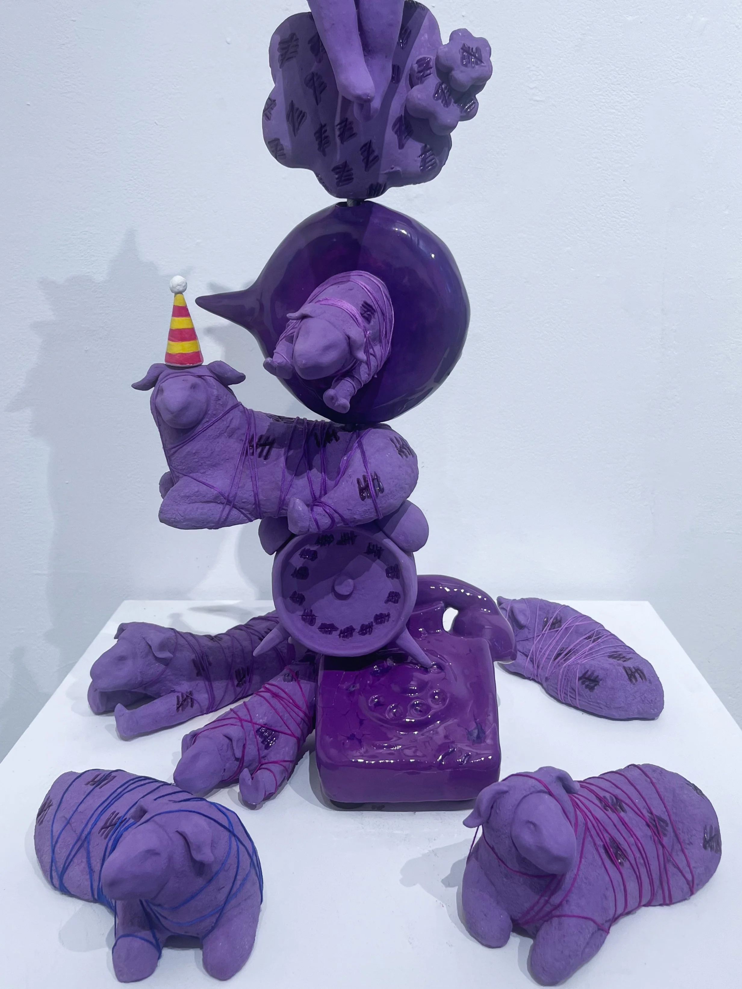 The City that wants to sleep | Glazed Ceramics | 28,5 x 19 x 17 “ - 72,5 x 48 x 43 cm