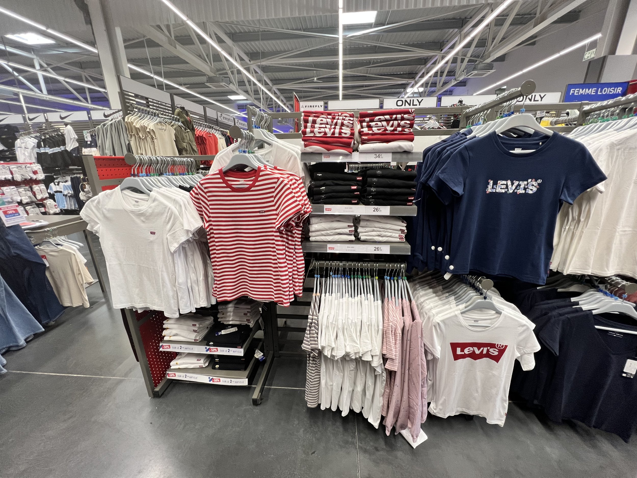 Merchandising Levi's