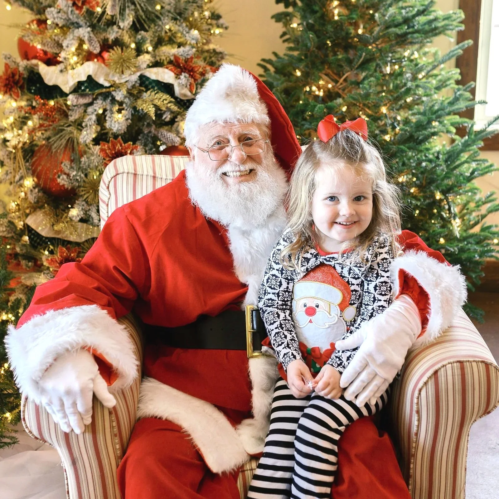 BreakfastwSanta-02.jpg