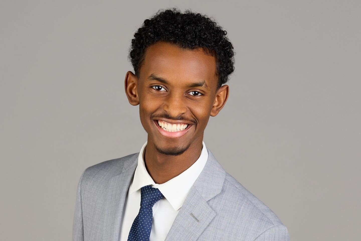 See our latest blog post about Sabir (link in bio): LinkedIn Headshots for College Students.