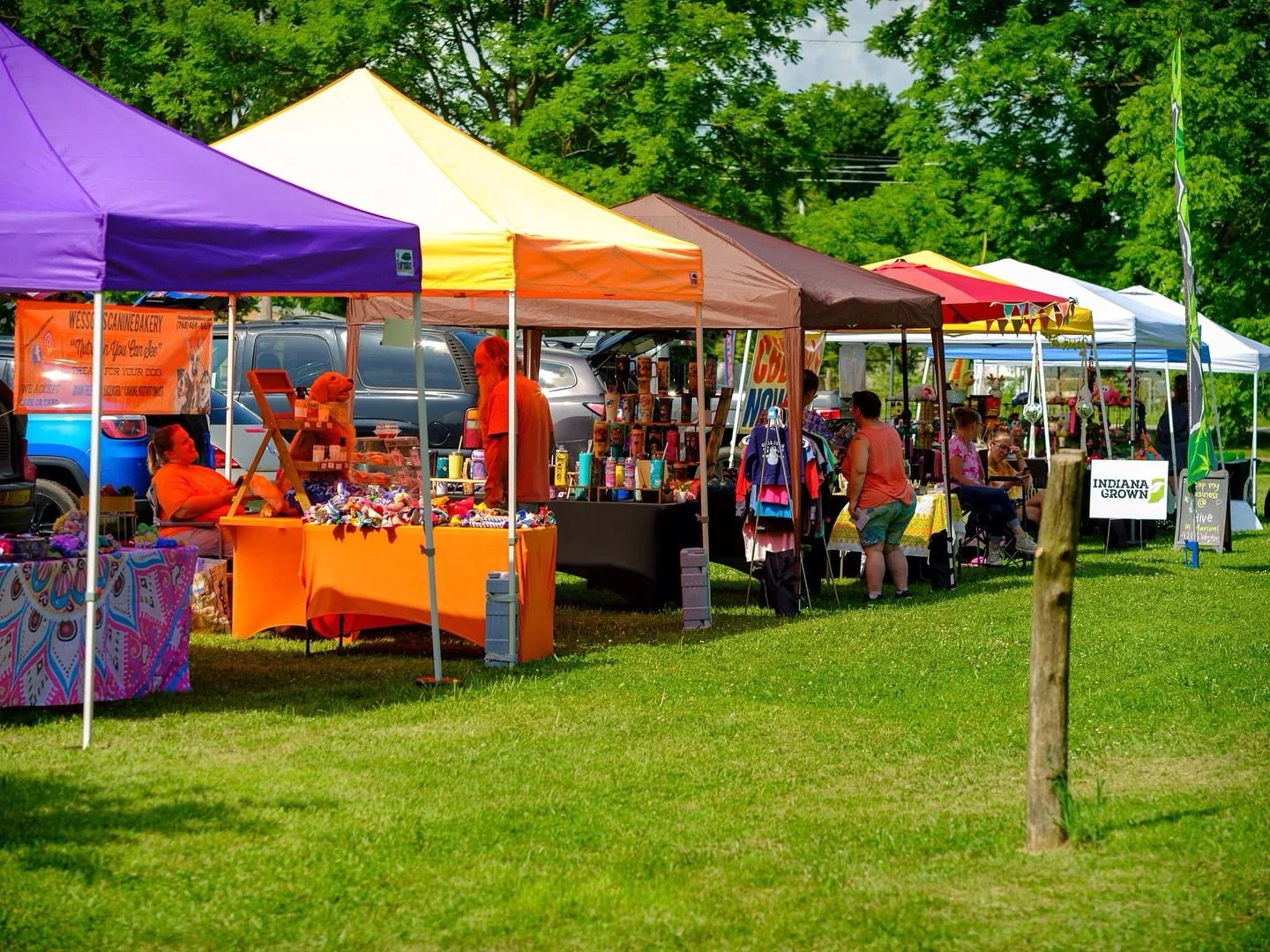 We had a great time at Hive Mind Art & Farmers Market yesterday, and can’t wait for the next one!
Bring your friends and fam for a fun afternoon, every Saturday from 10-3pm at Abner Orchard: 613 S Miller Ave, Marion IN .
If you are a make