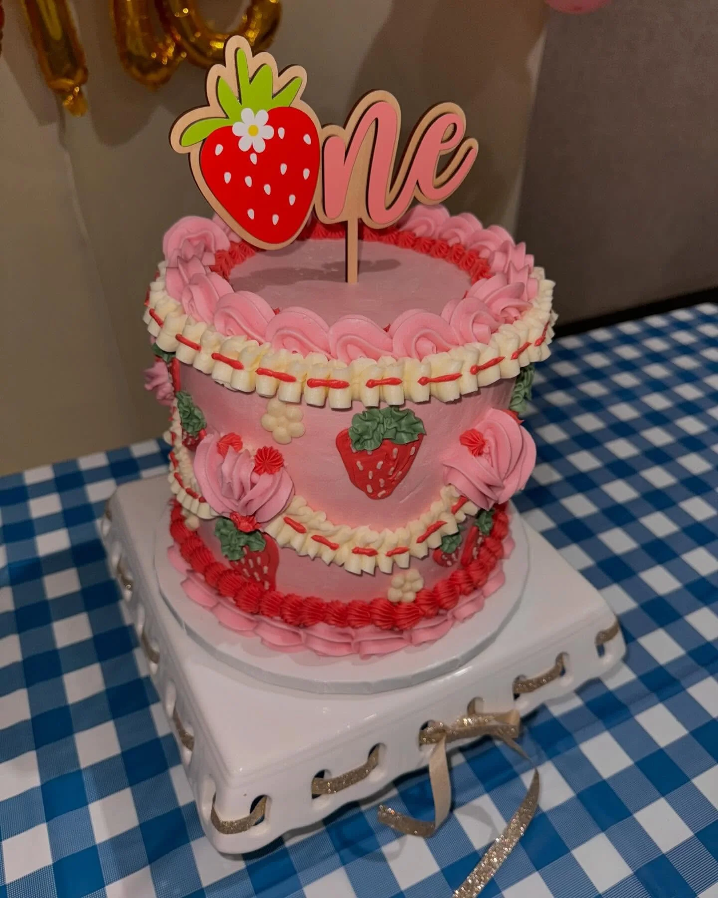 Vintage &ldquo;Berry First Birthday&rdquo; cake 🍓 // Strawberry Cake filled with Vanilla Cheesecake Filling and Strawberry Jam, covered in Vanilla Buttercream. 
.
.
#fortworthbaker #fortworthbakery #fortworthbaking #fortworthbakeries #fortworthbaked