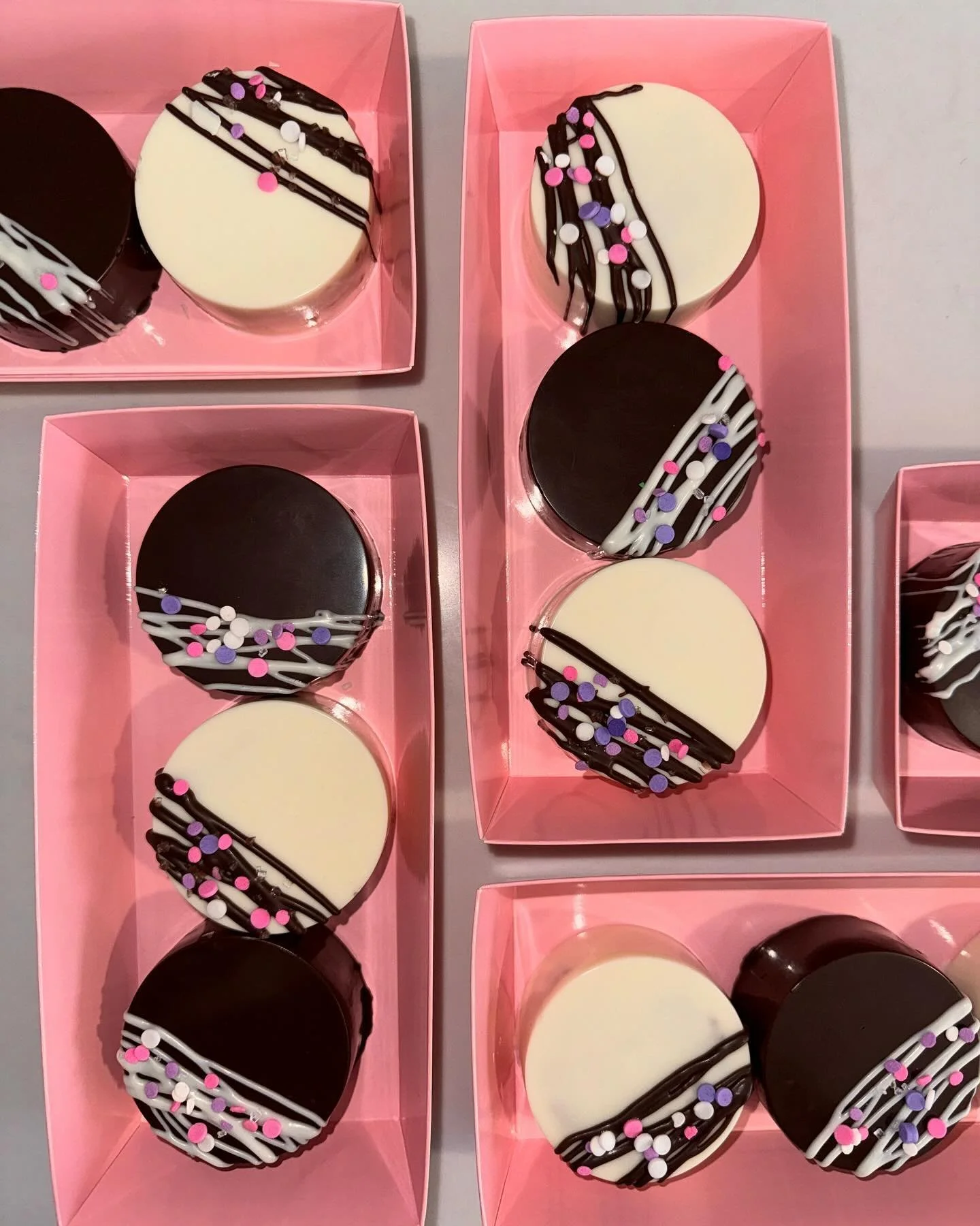 We have some Dark and White Chocolate Caramel Cake Truffles available today! These make some great Mother&rsquo;s Day gifts! Contact me or Matt if you&rsquo;re interested. 
.
.
#fortworthbaker #fortworthbakery #fortworthbaking #fortworthbakeries #for