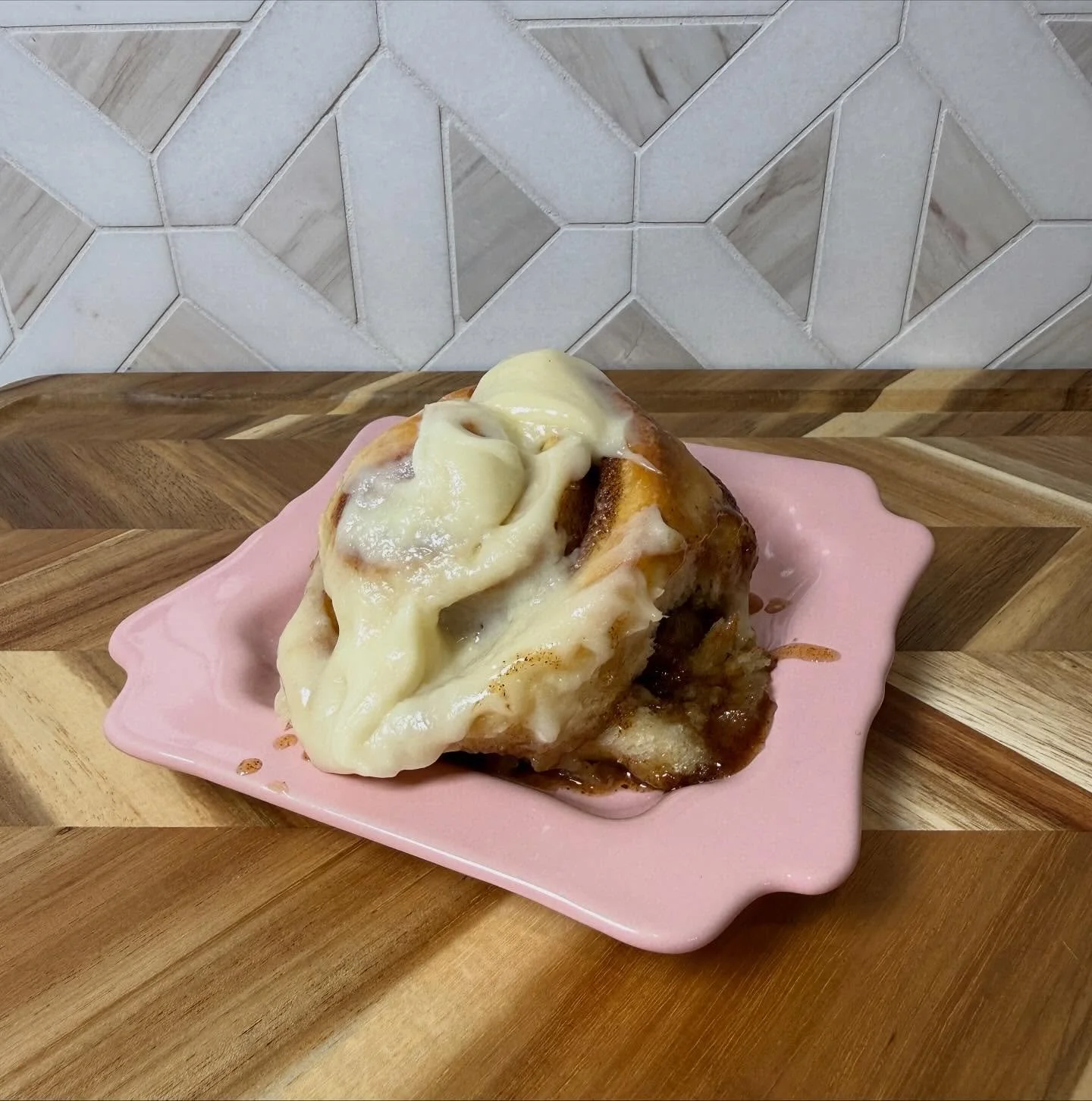Fresh batch of Cinnamon Rolls delivered to @cowboyscupespressobar this morning for their 1 year anniversary! Be sure to stop by 171 Food Row in Godley to grab you a coffee and cinnamon roll, and shop the holiday market while you&rsquo;re there! 
.
.
