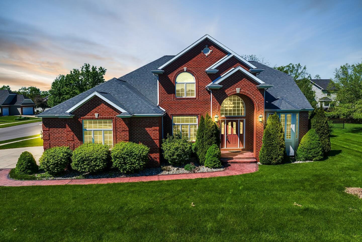 OPEN HOUSE SATURDAY 5/11 11-1PM!

10820 Ireland Dr.
Grand Ledge, MI 48837

Comment &ldquo;info&rdquo; and I will send you more details! 

Nestled in the heart of the highly sought-after Ashford Manor community. This stunning full brick exterior house