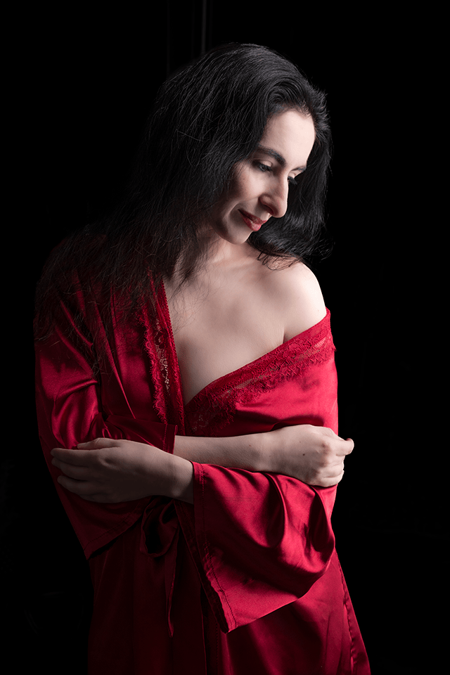 Dramatic boudoir photo