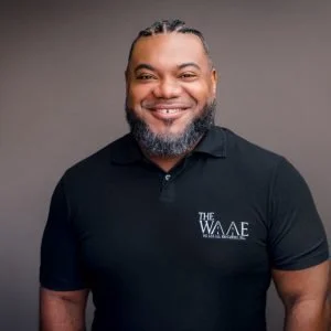 darrell holloman headshot.jpeg