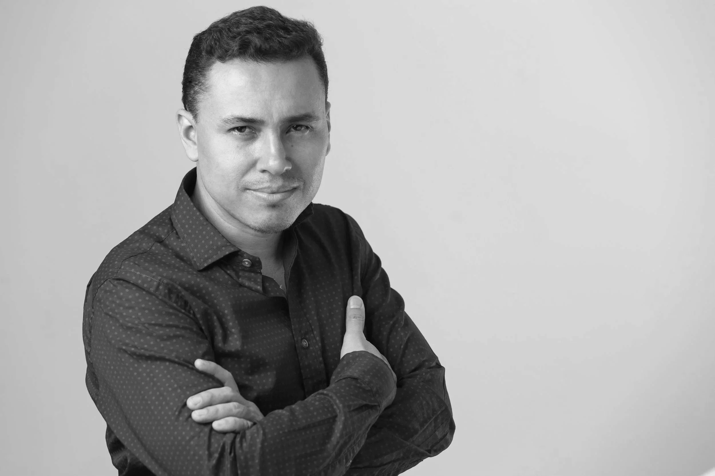 Master Dental Technician Guillermo Guerron, MDT implant surgical guide and prosthetic design expert.