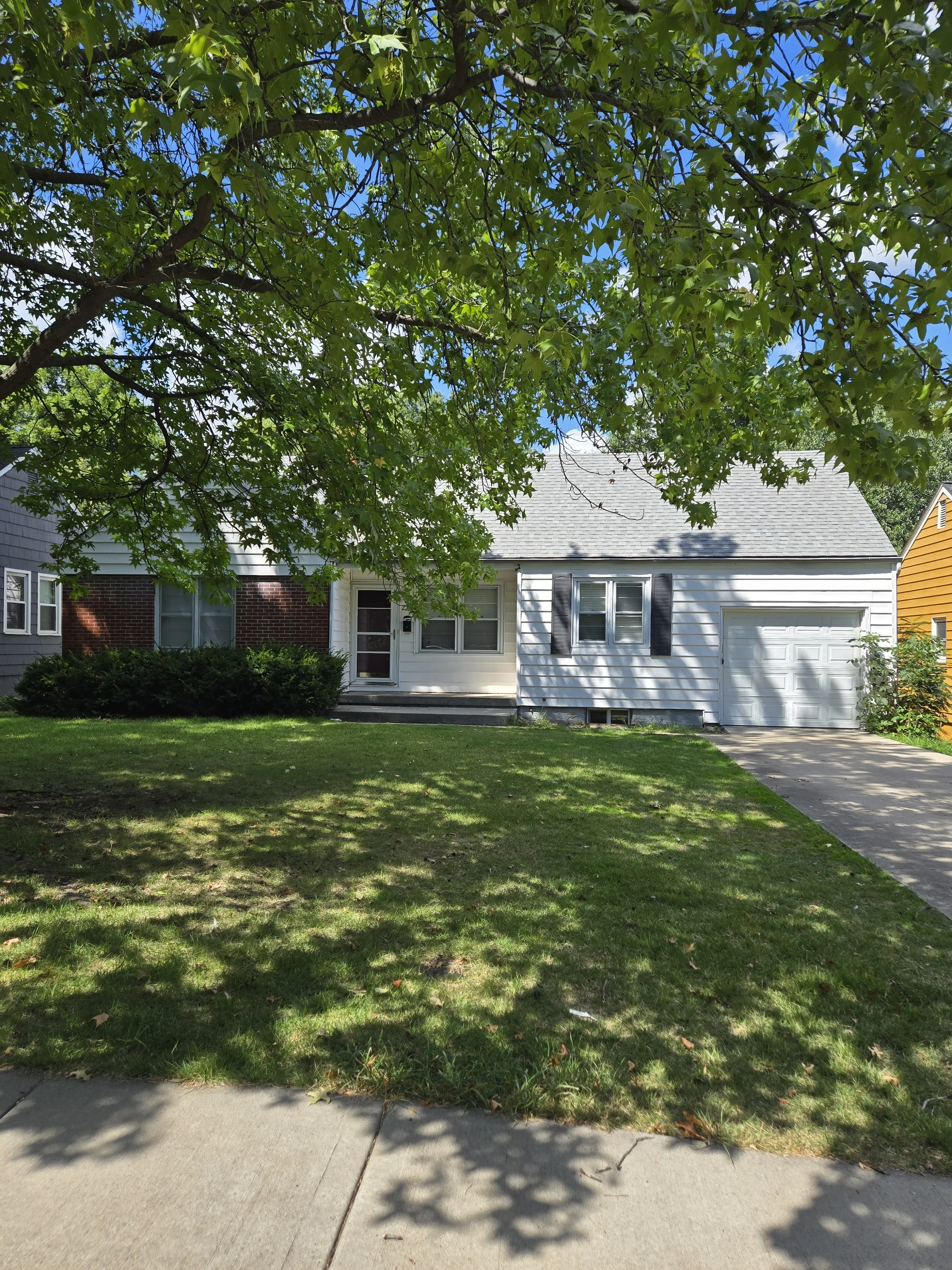 $2099/Month - Prairie Village, KS - 3BR 2BA