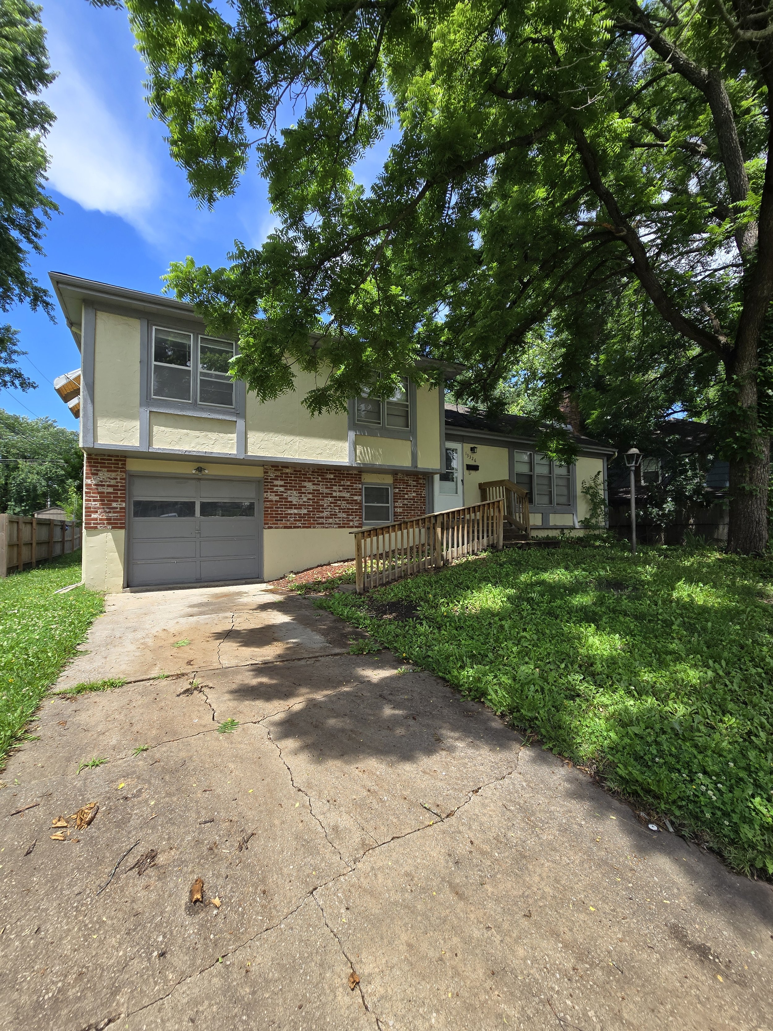 $1750/Month -Grandview, MO - 3BR 1BA
