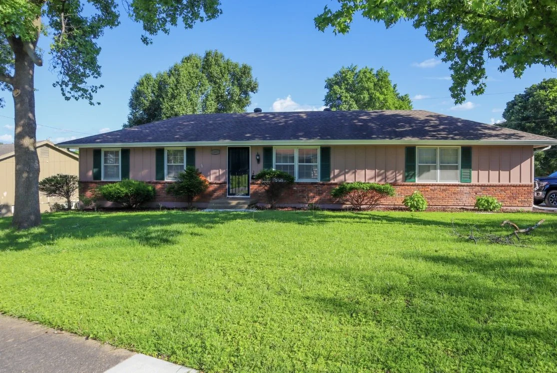 $1900/Month -Independence, MO - 3BR 2BA 