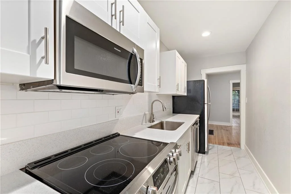 Kitchen cont.jpg